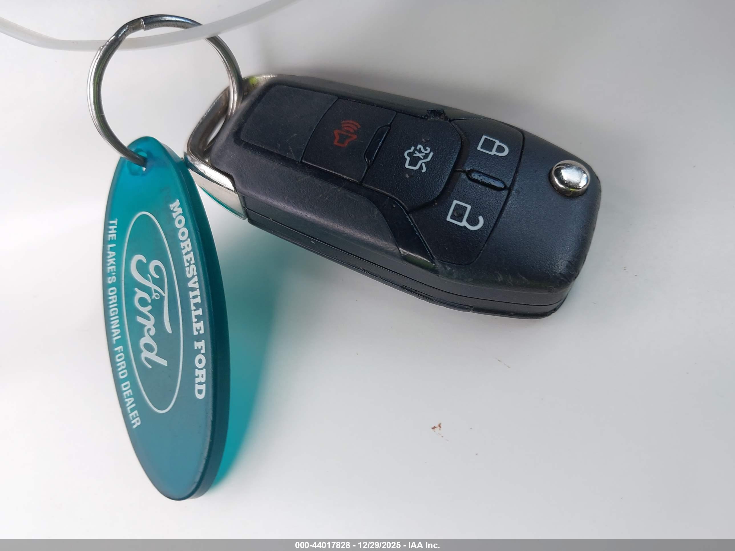 FORD FUSION image 11