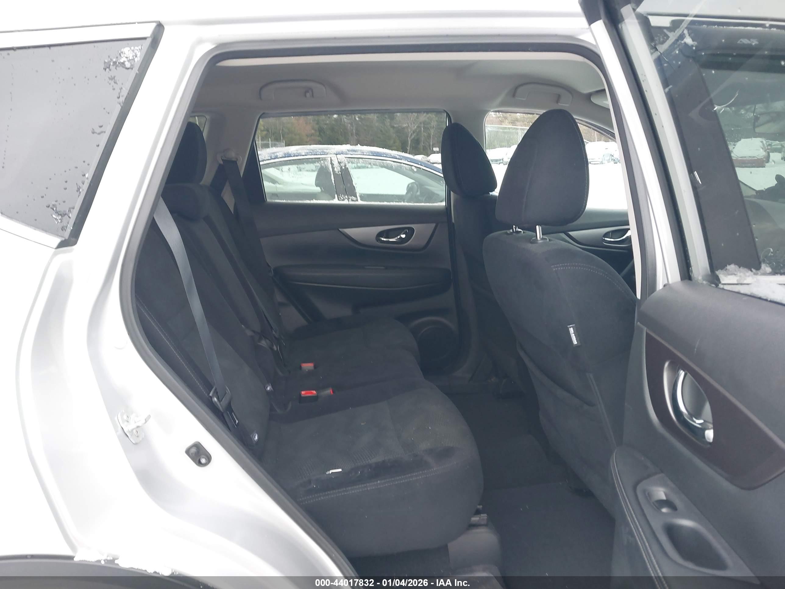NISSAN ROGUE image 8