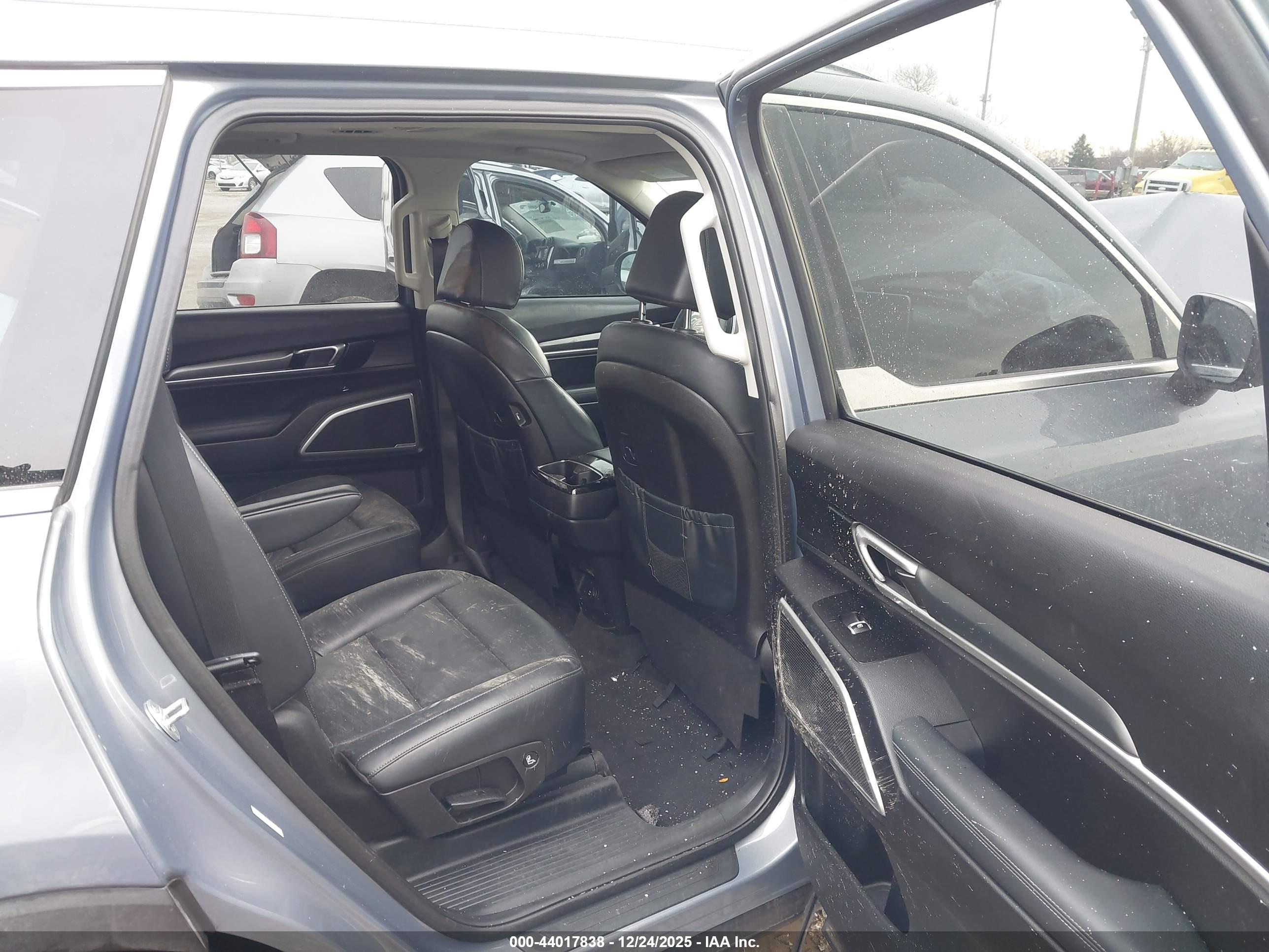 KIA TELLURIDE image 8