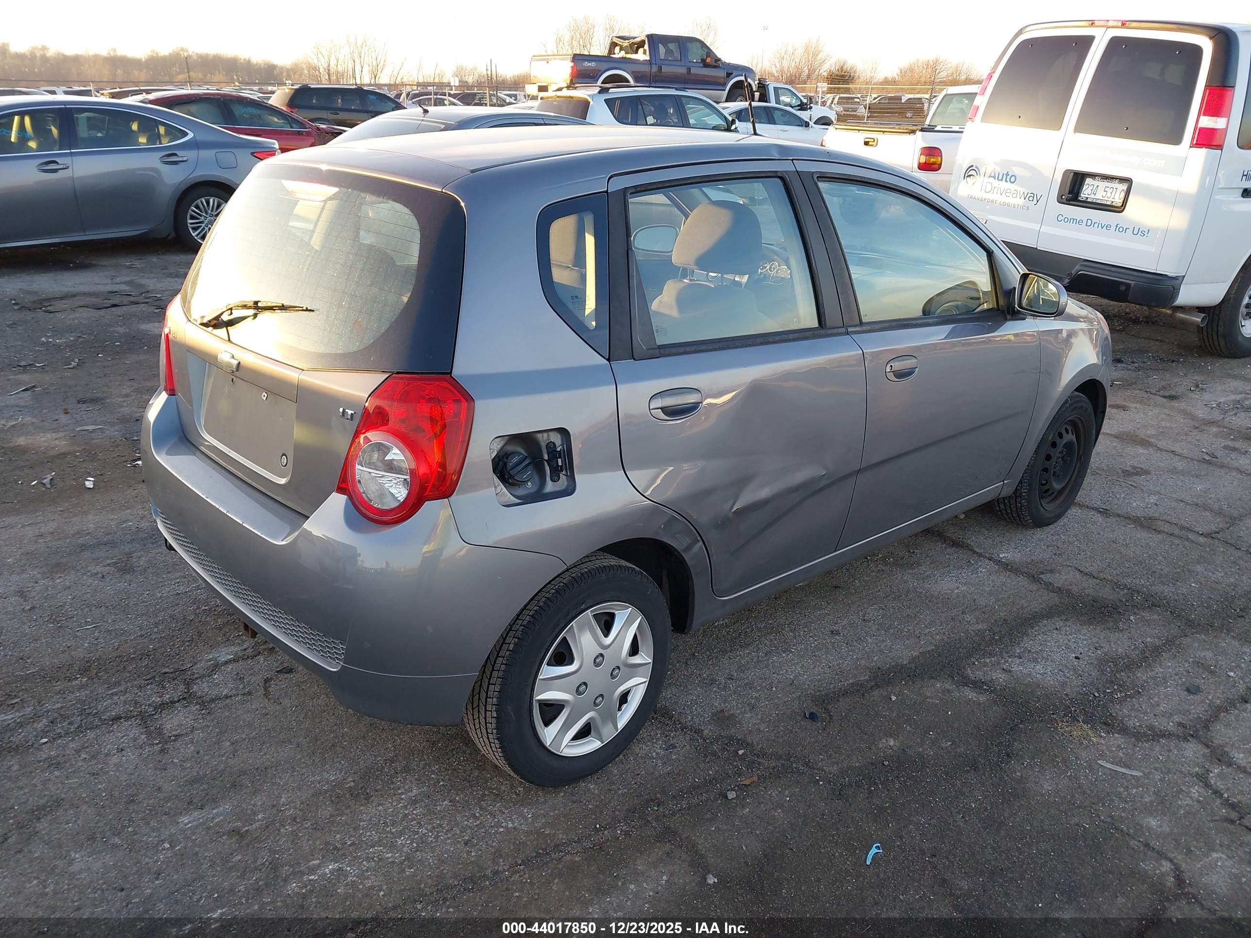 CHEVROLET AVEO image 4