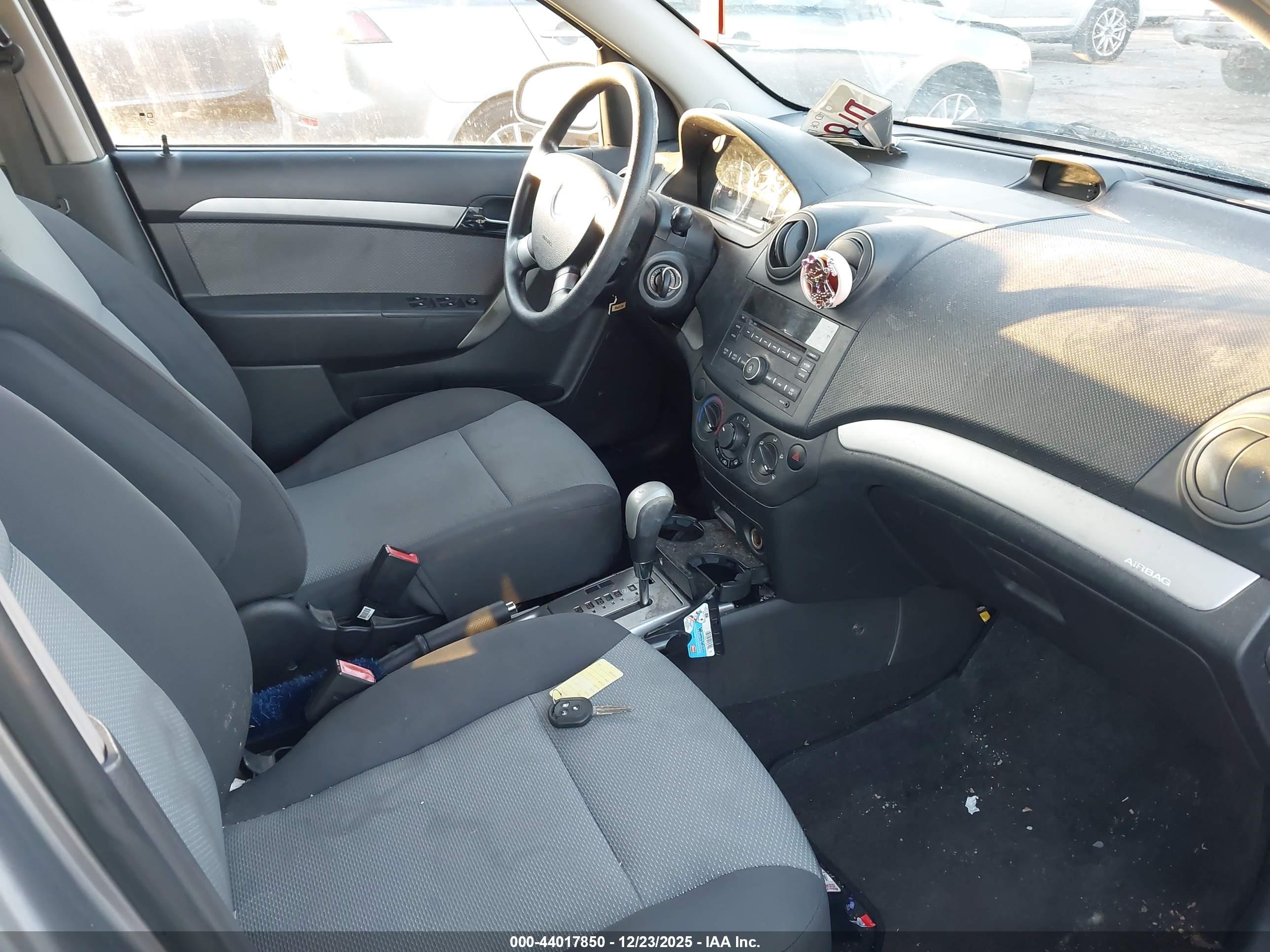 CHEVROLET AVEO image 5