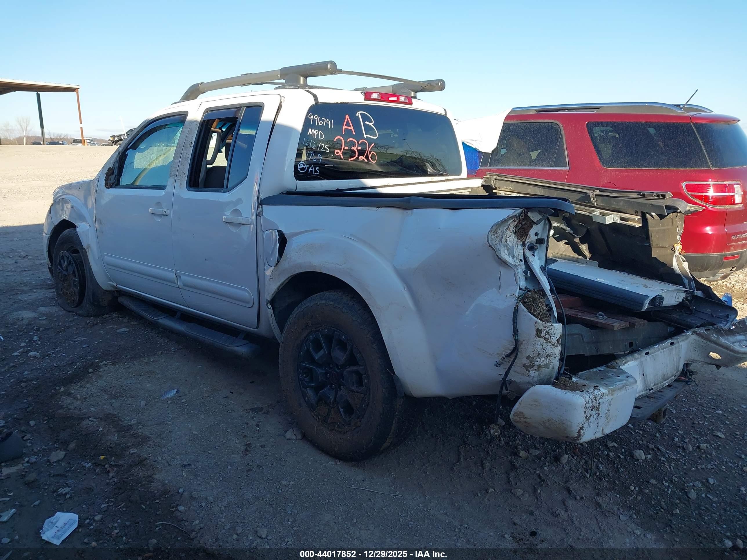 NISSAN FRONTIER image 3
