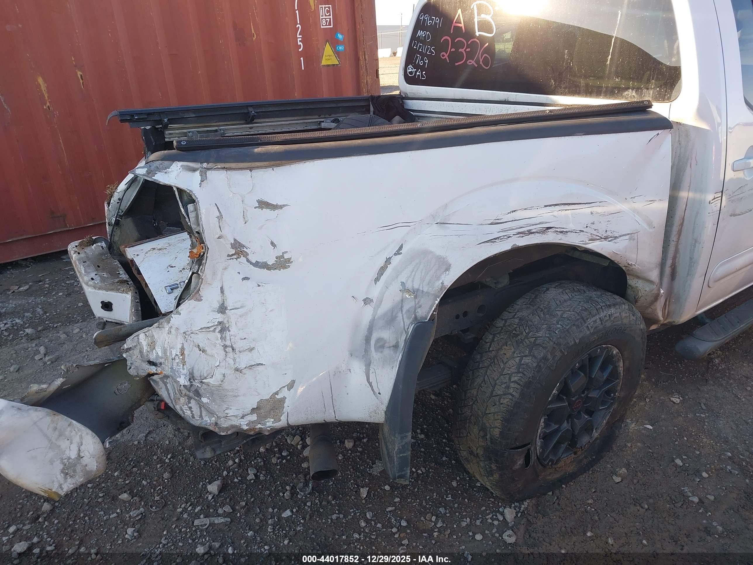 NISSAN FRONTIER image 6