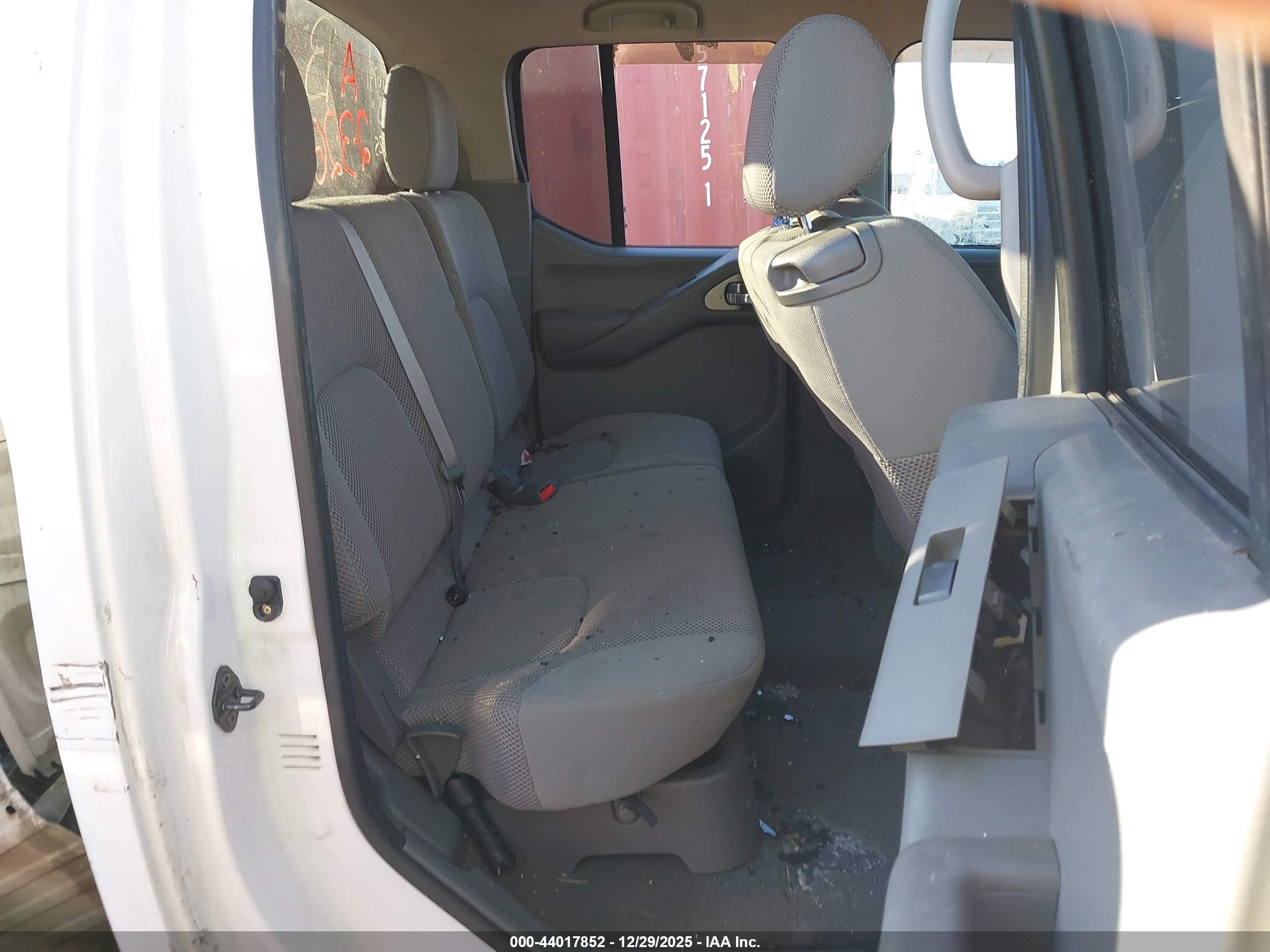NISSAN FRONTIER image 8