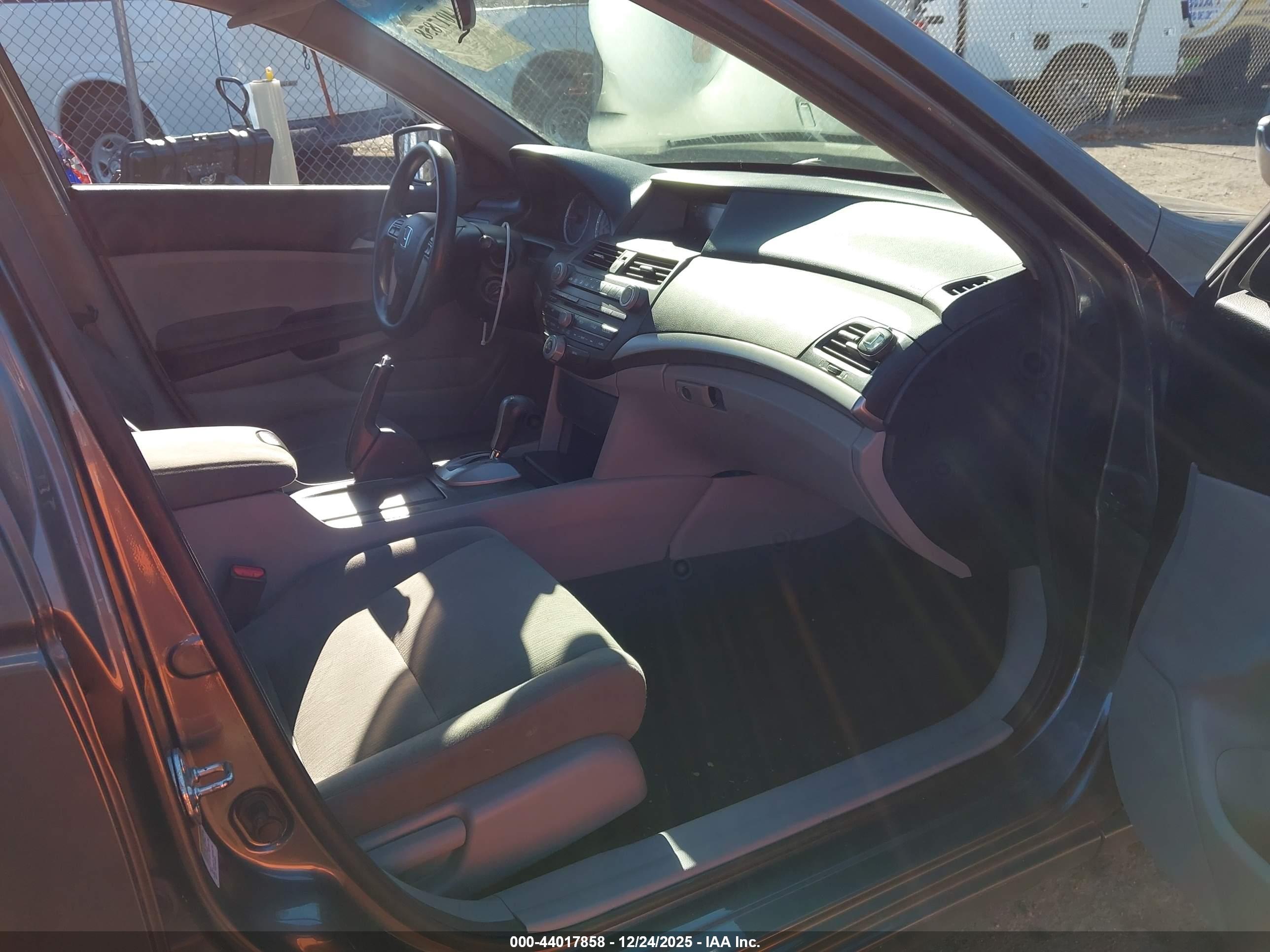 HONDA ACCORD image 5