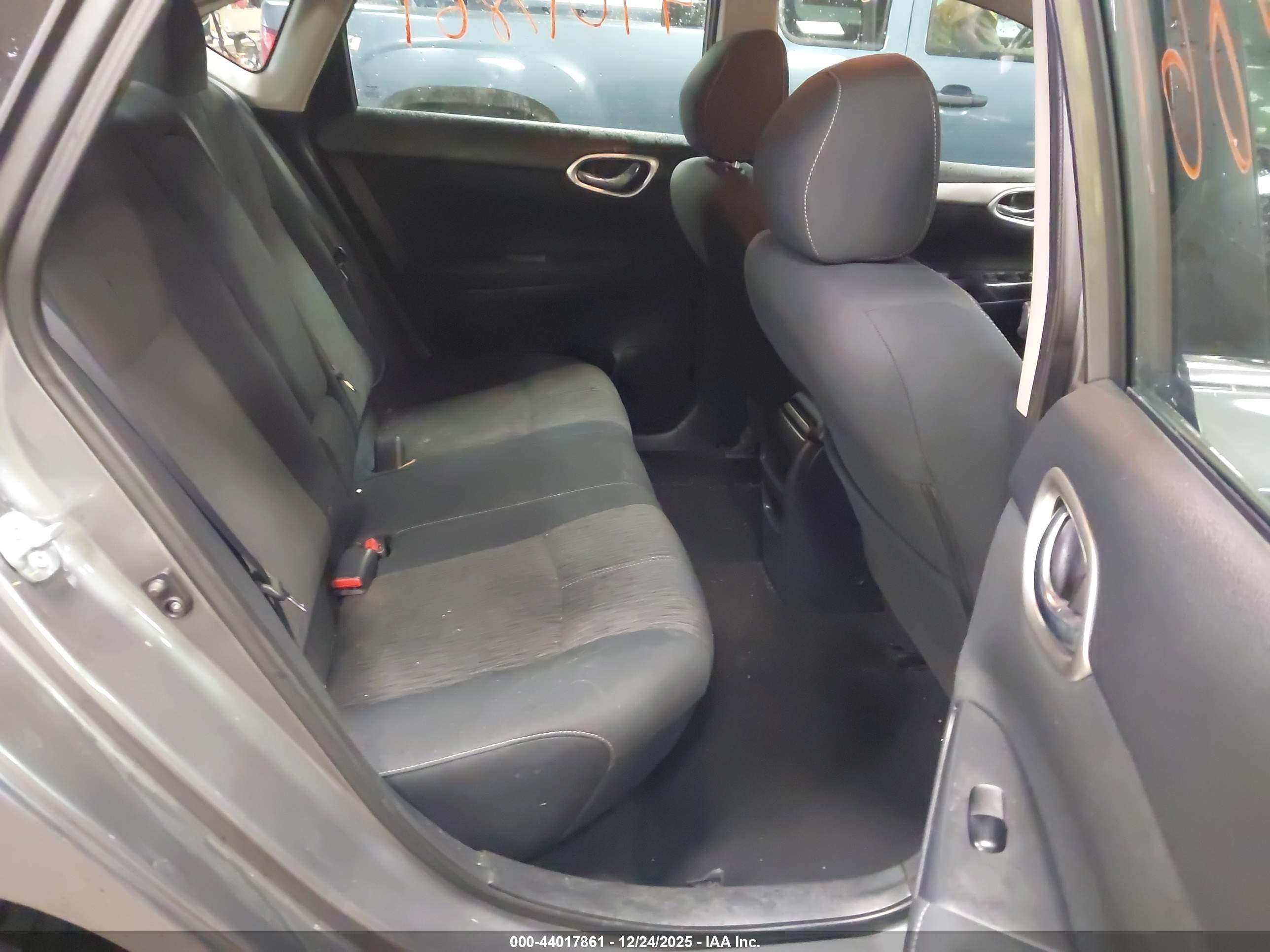 NISSAN SENTRA image 8