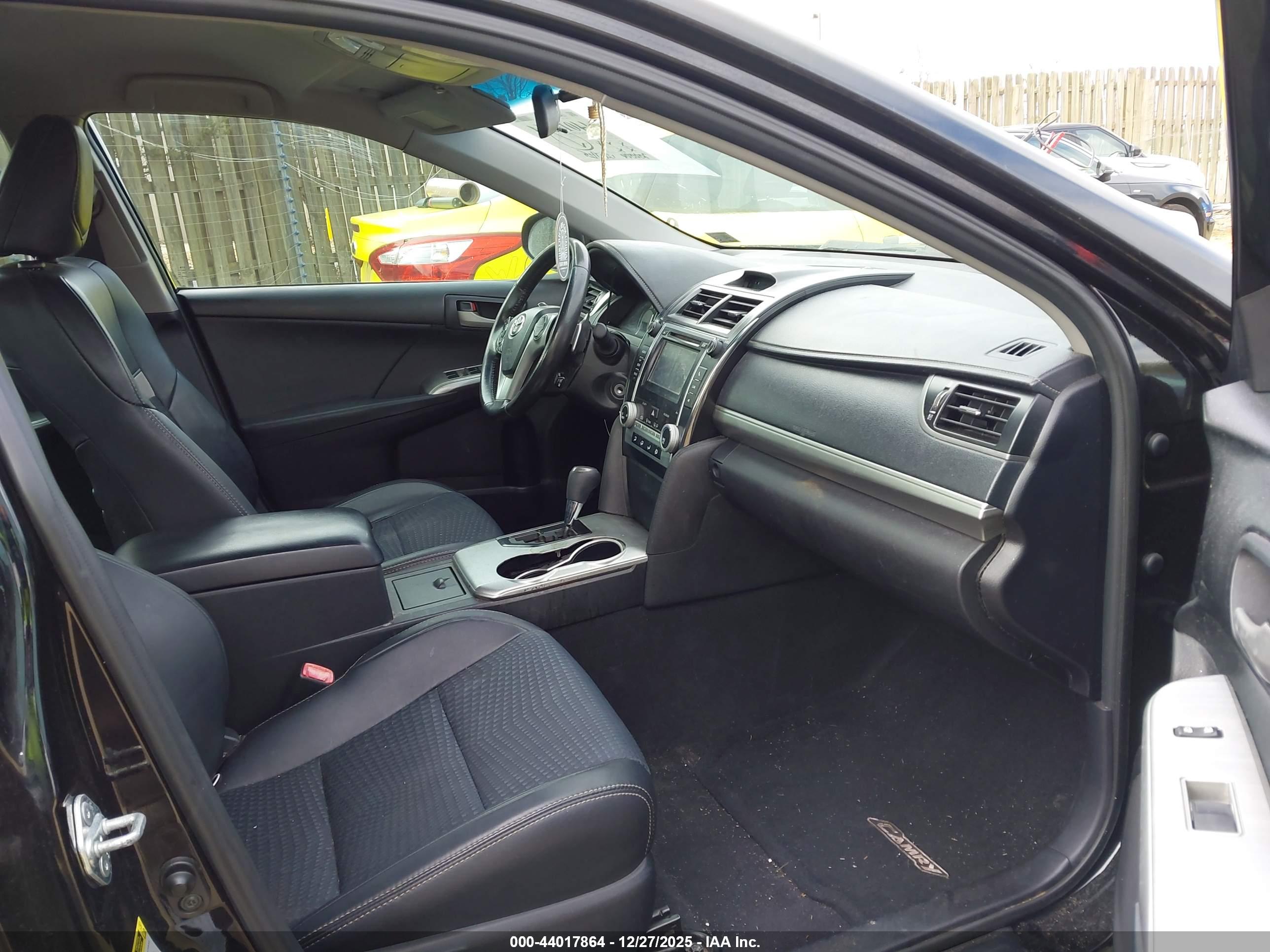 TOYOTA CAMRY image 5