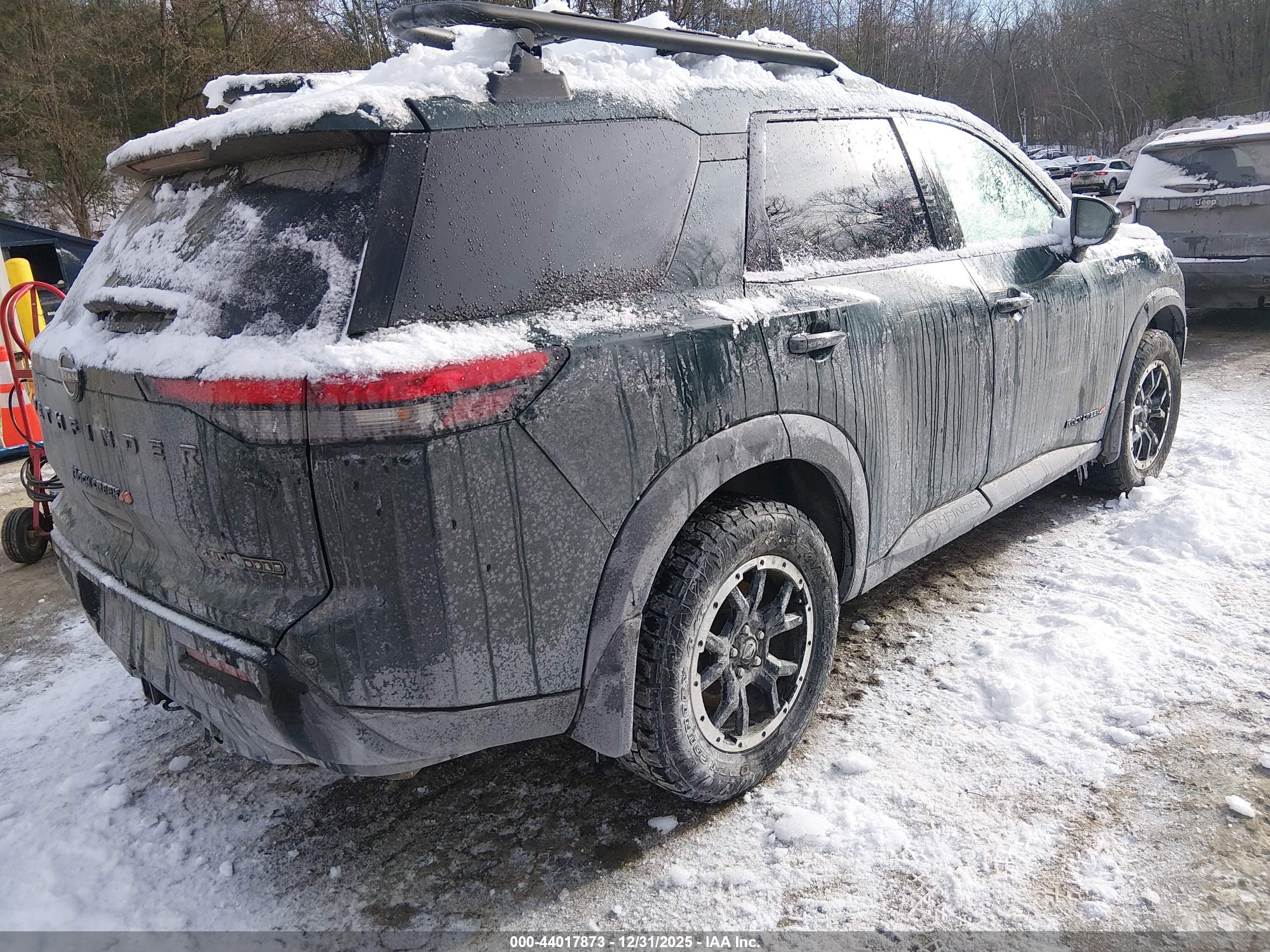 NISSAN PATHFINDER image 4