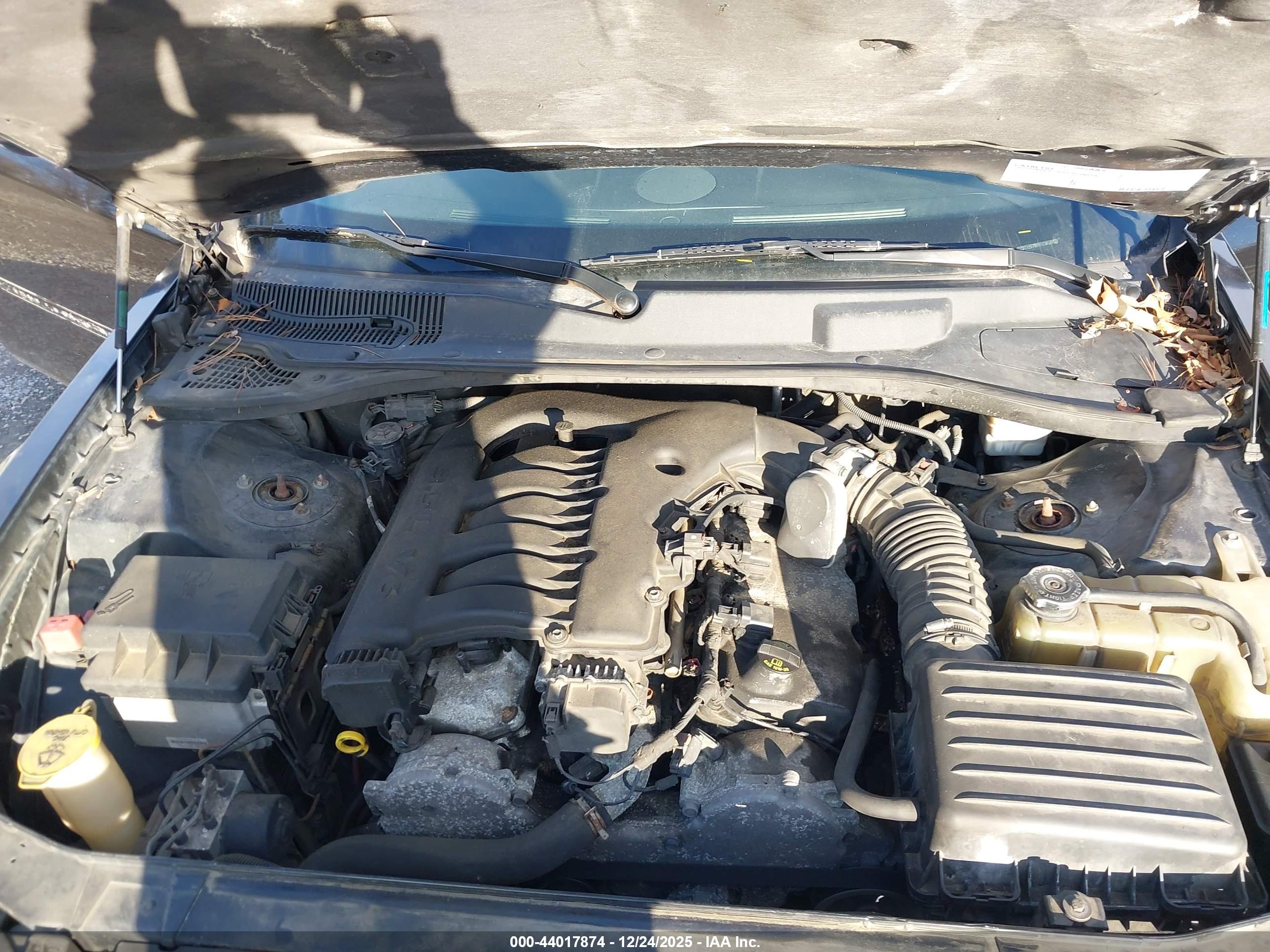 CHRYSLER 300 image 10
