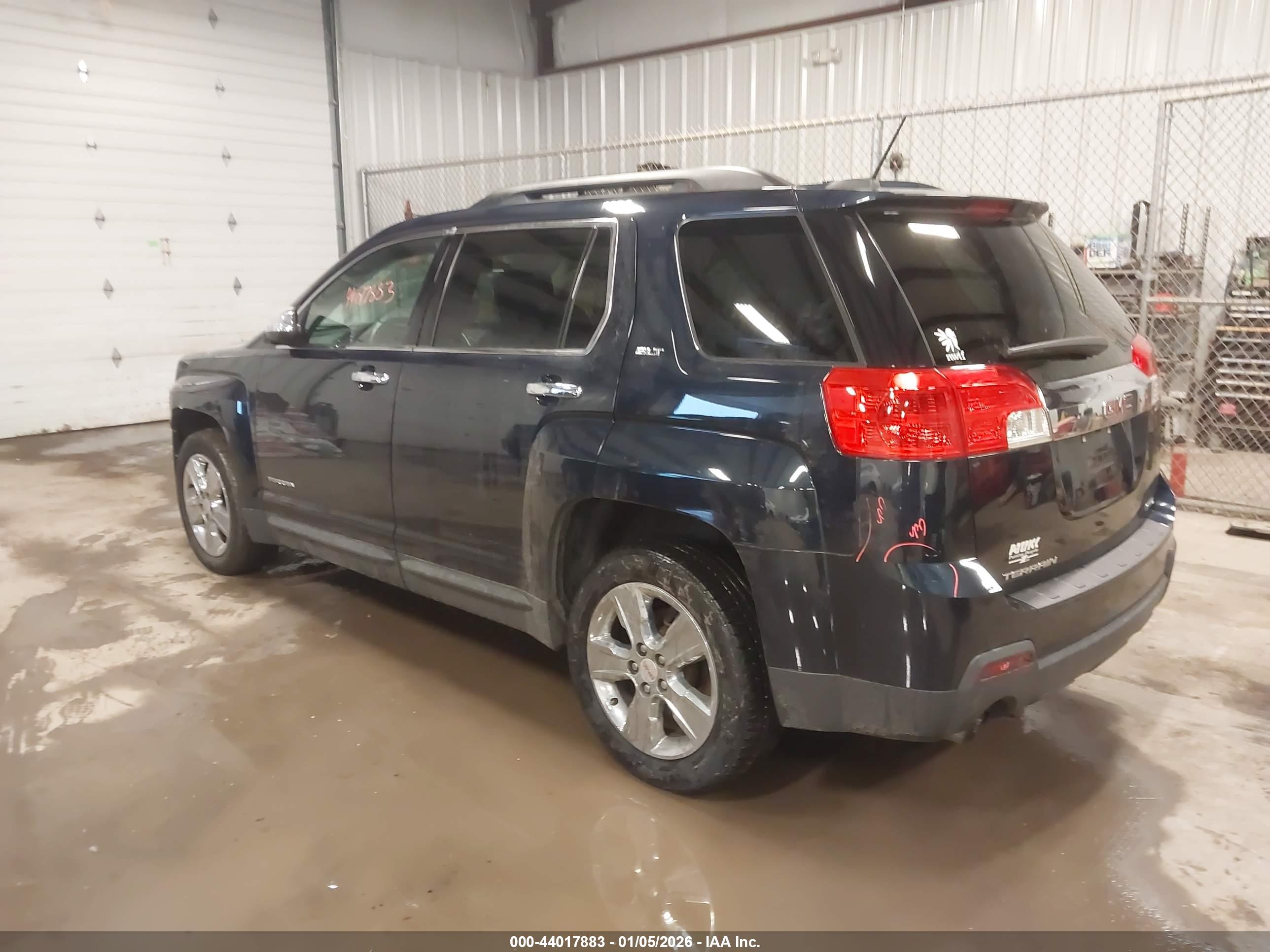 GMC TERRAIN image 3