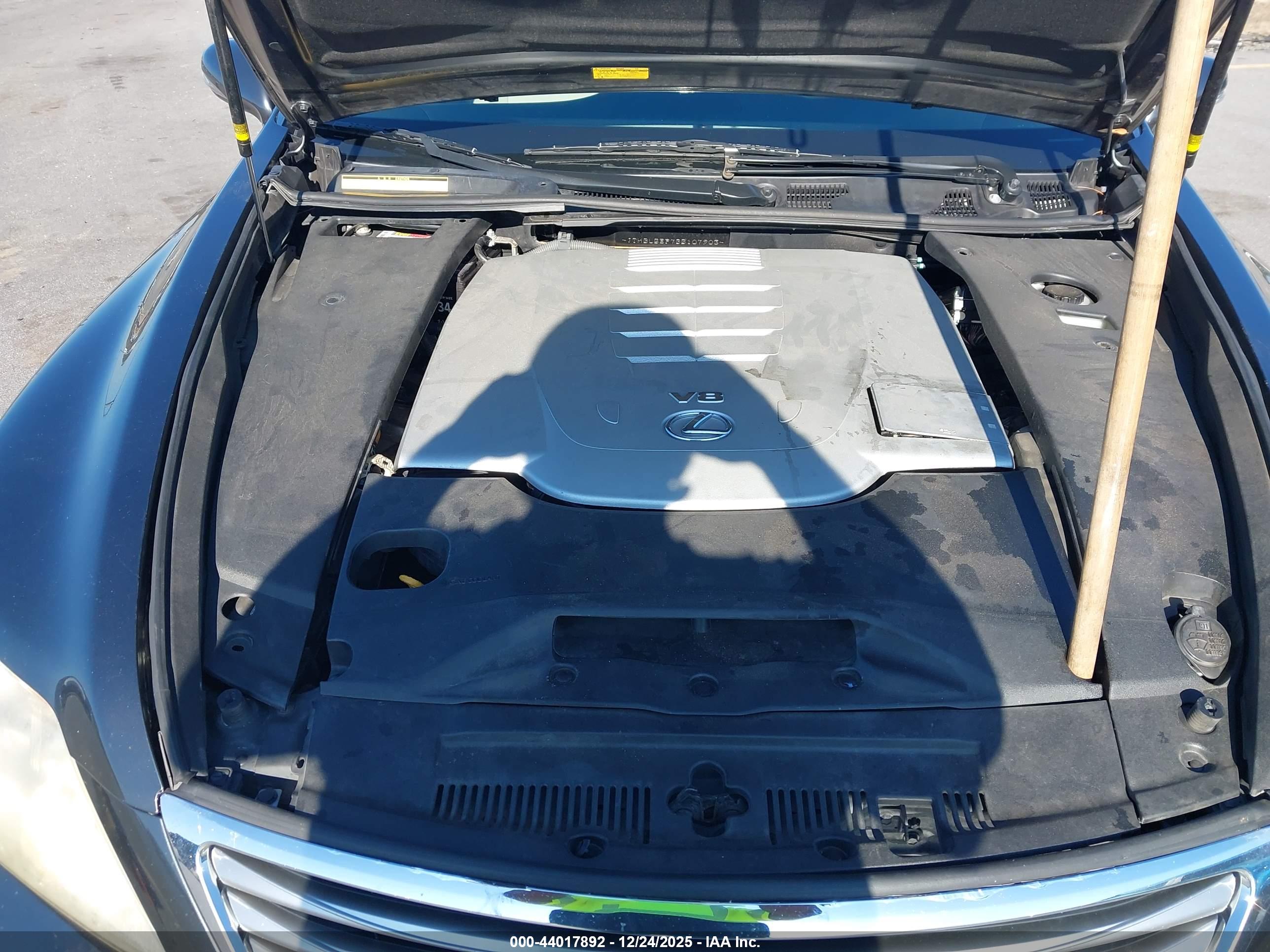 LEXUS LS image 10