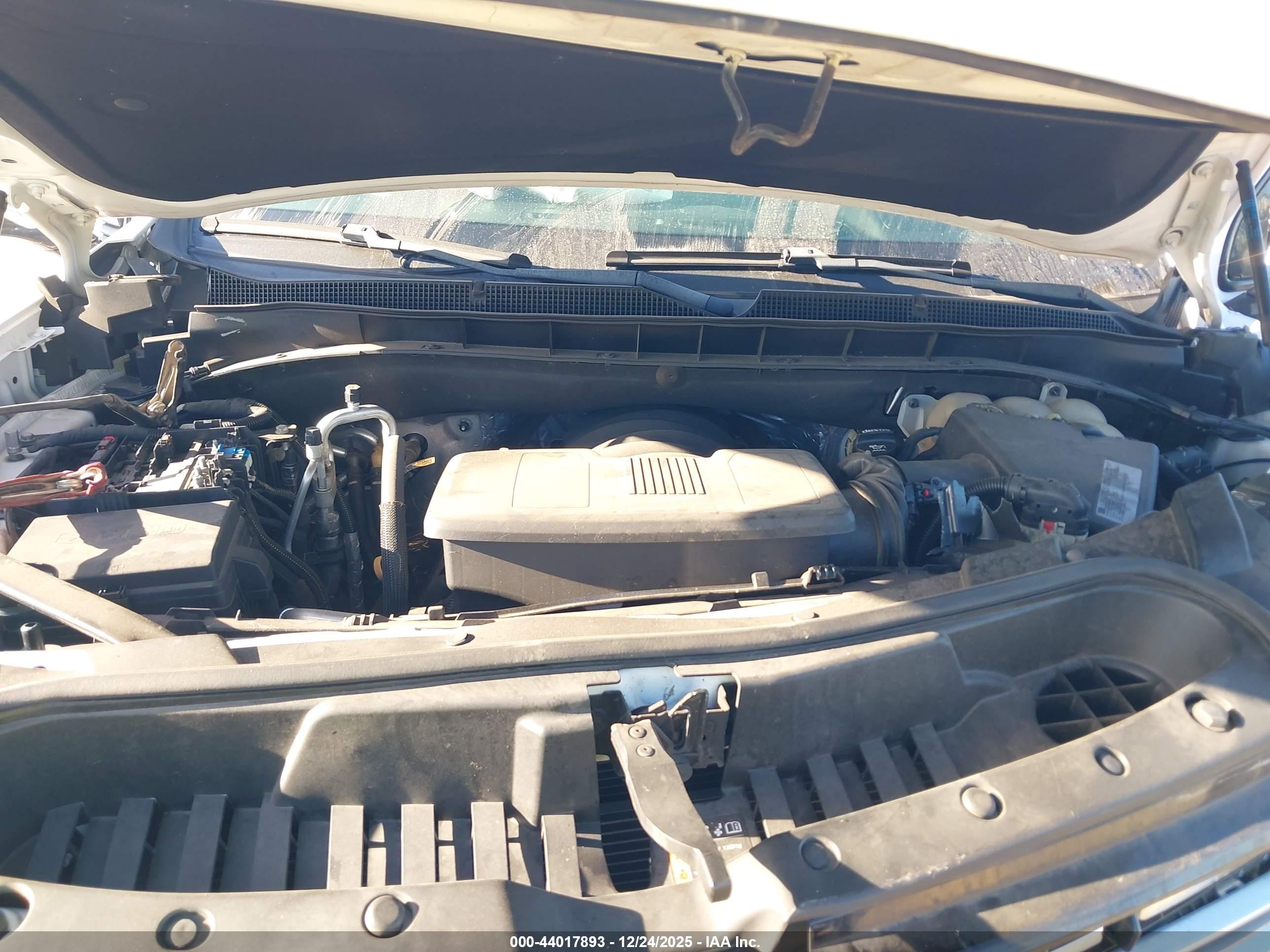 CHEVROLET SUBURBAN image 10