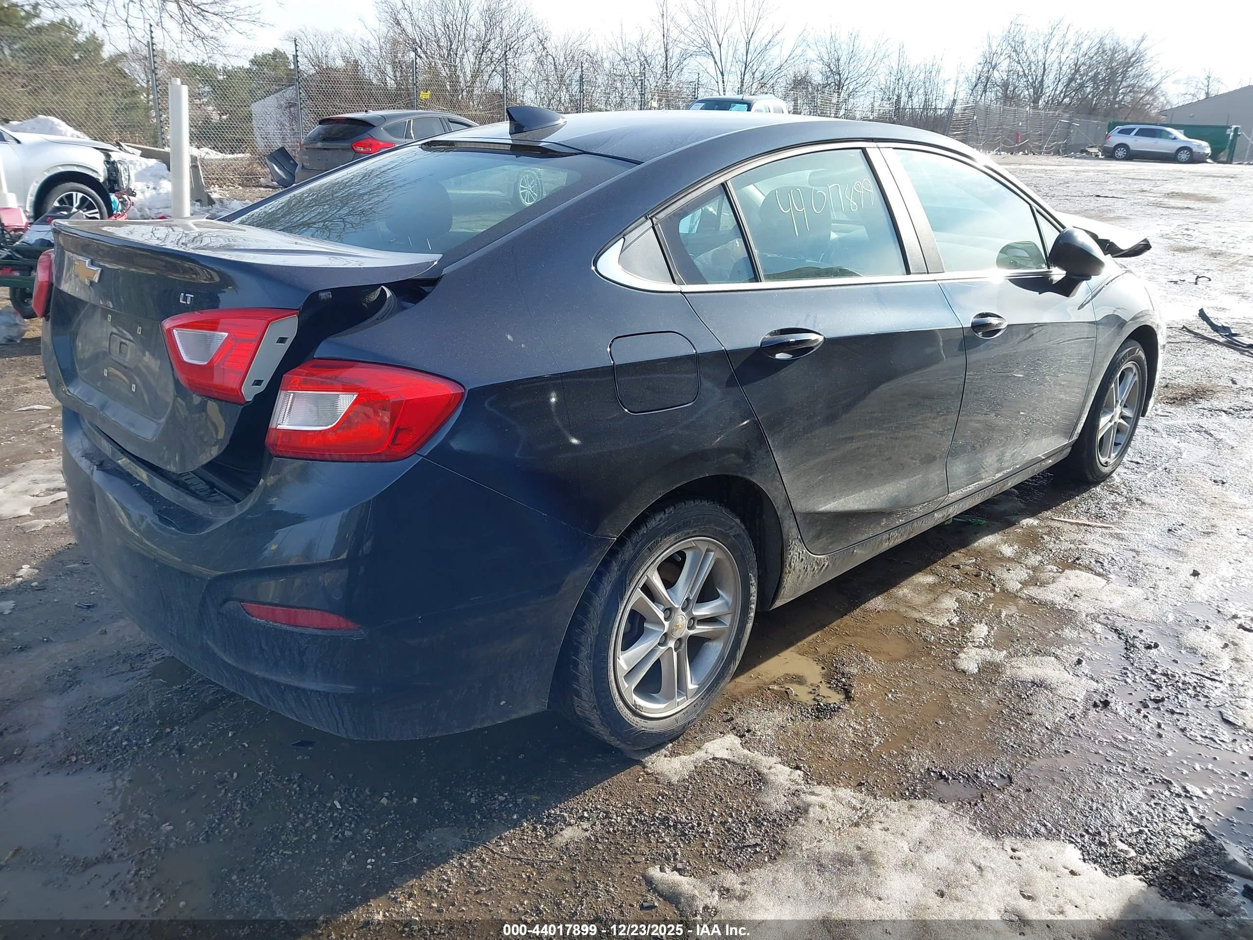 CHEVROLET CRUZE image 4