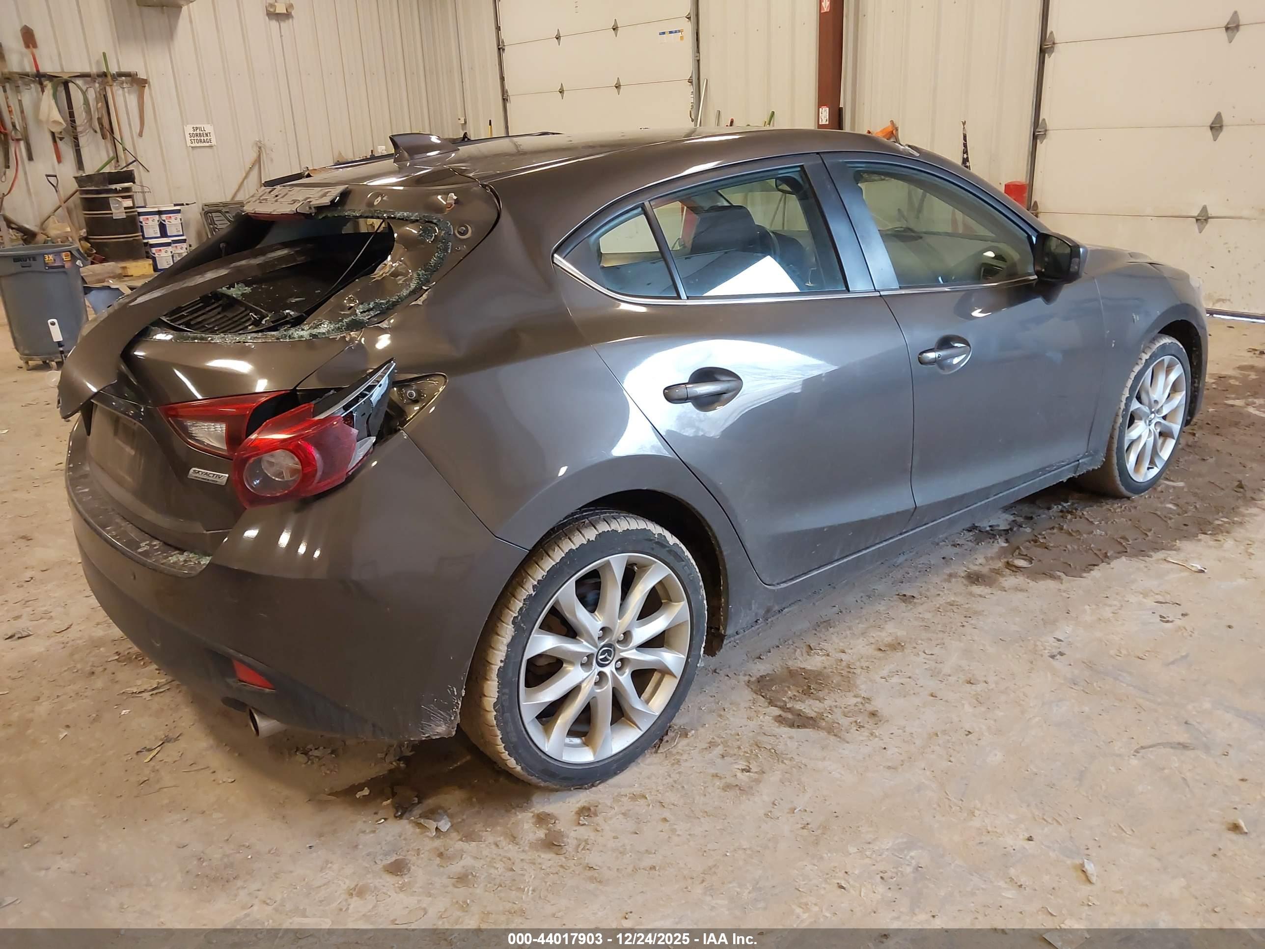 MAZDA MAZDA3 image 4