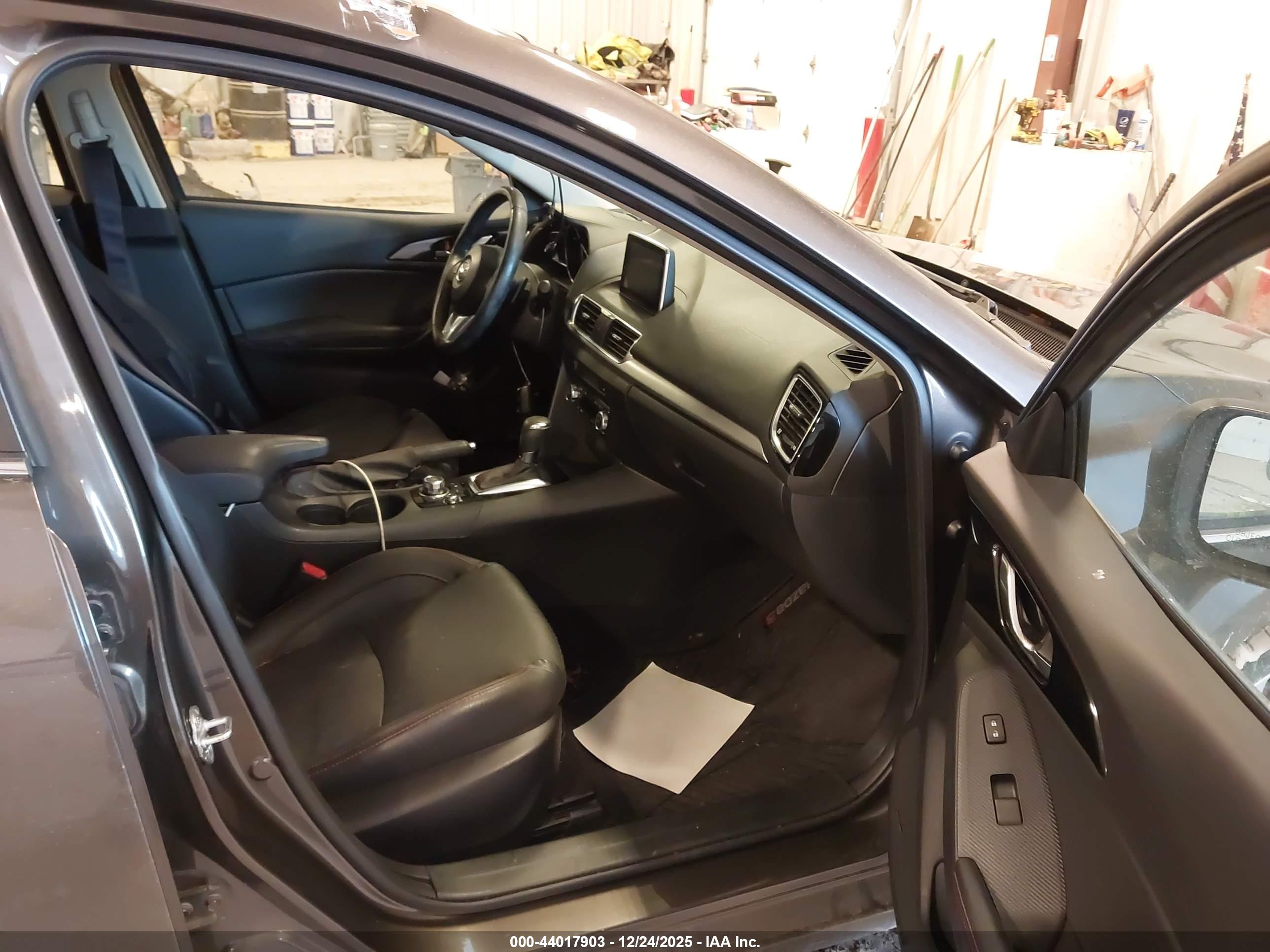 MAZDA MAZDA3 image 5