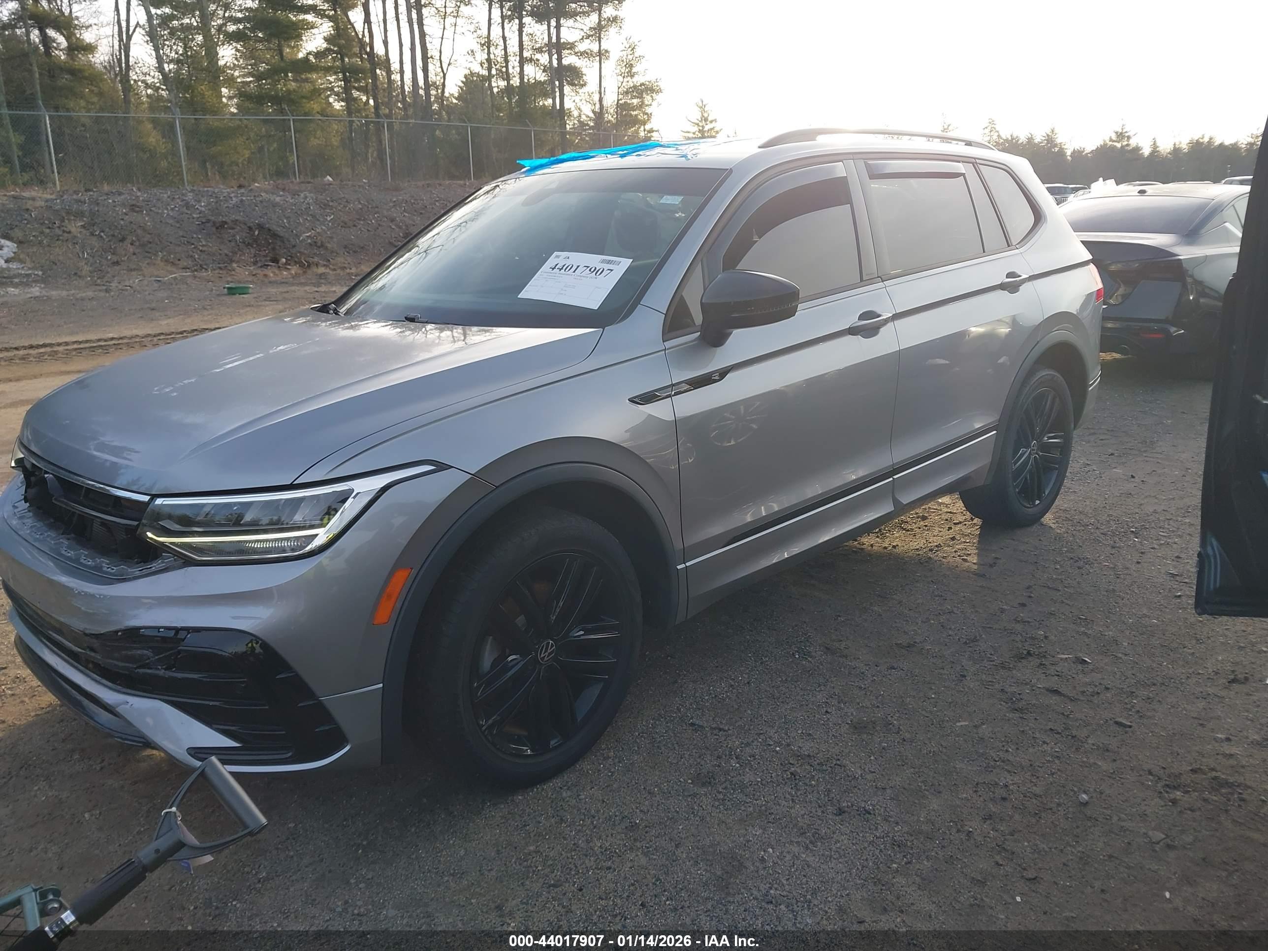 VOLKSWAGEN TIGUAN image 2