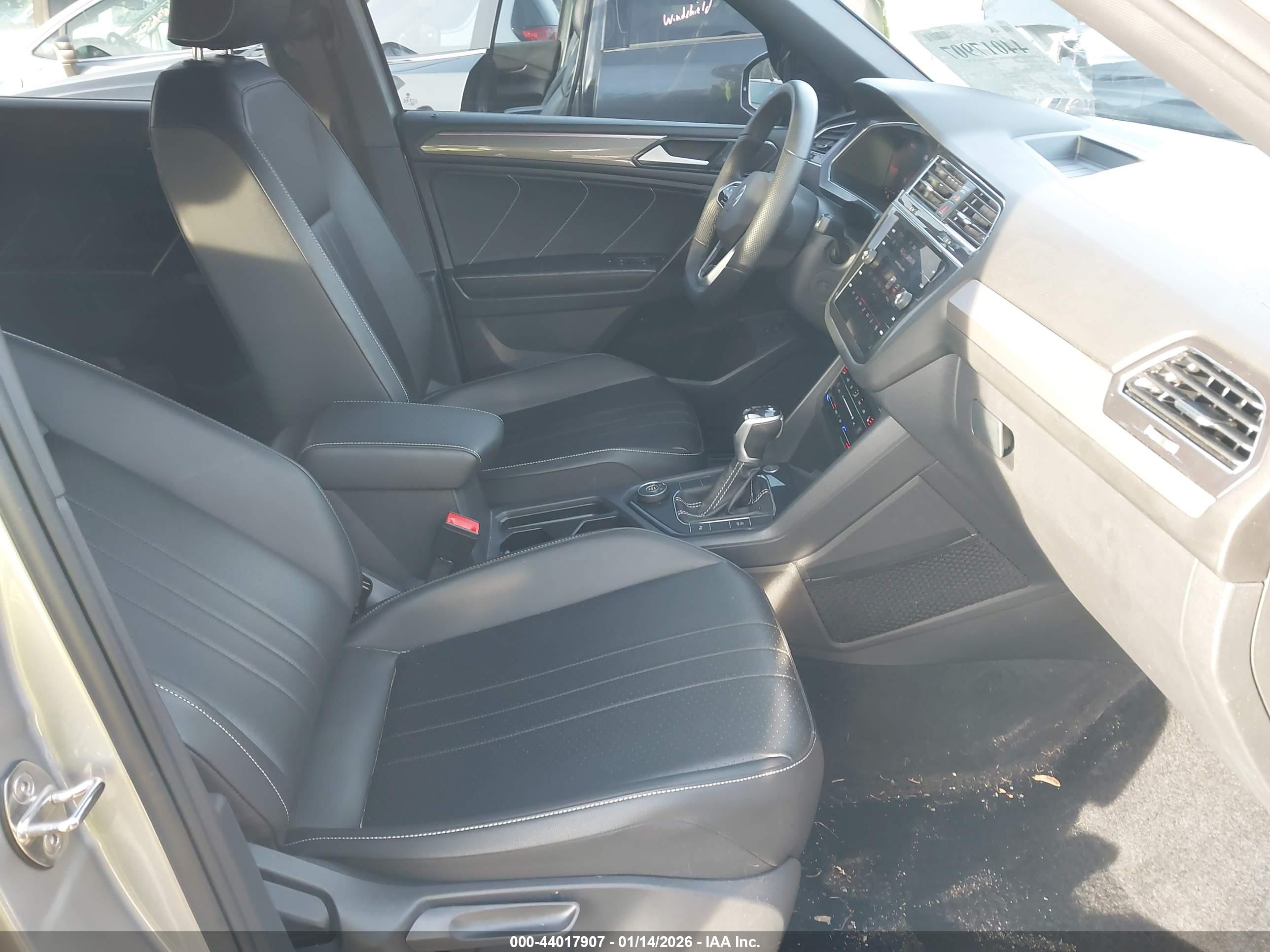 VOLKSWAGEN TIGUAN image 5