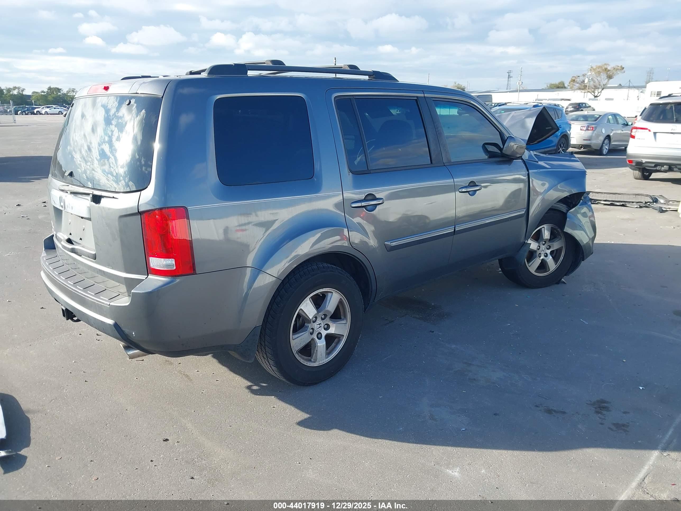 HONDA PILOT image 4