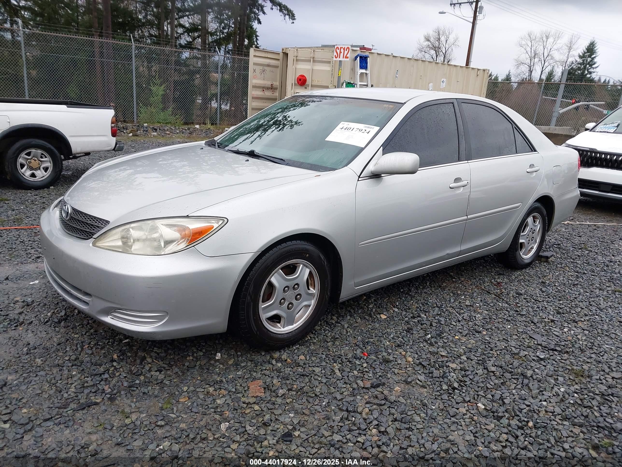 TOYOTA CAMRY image 2