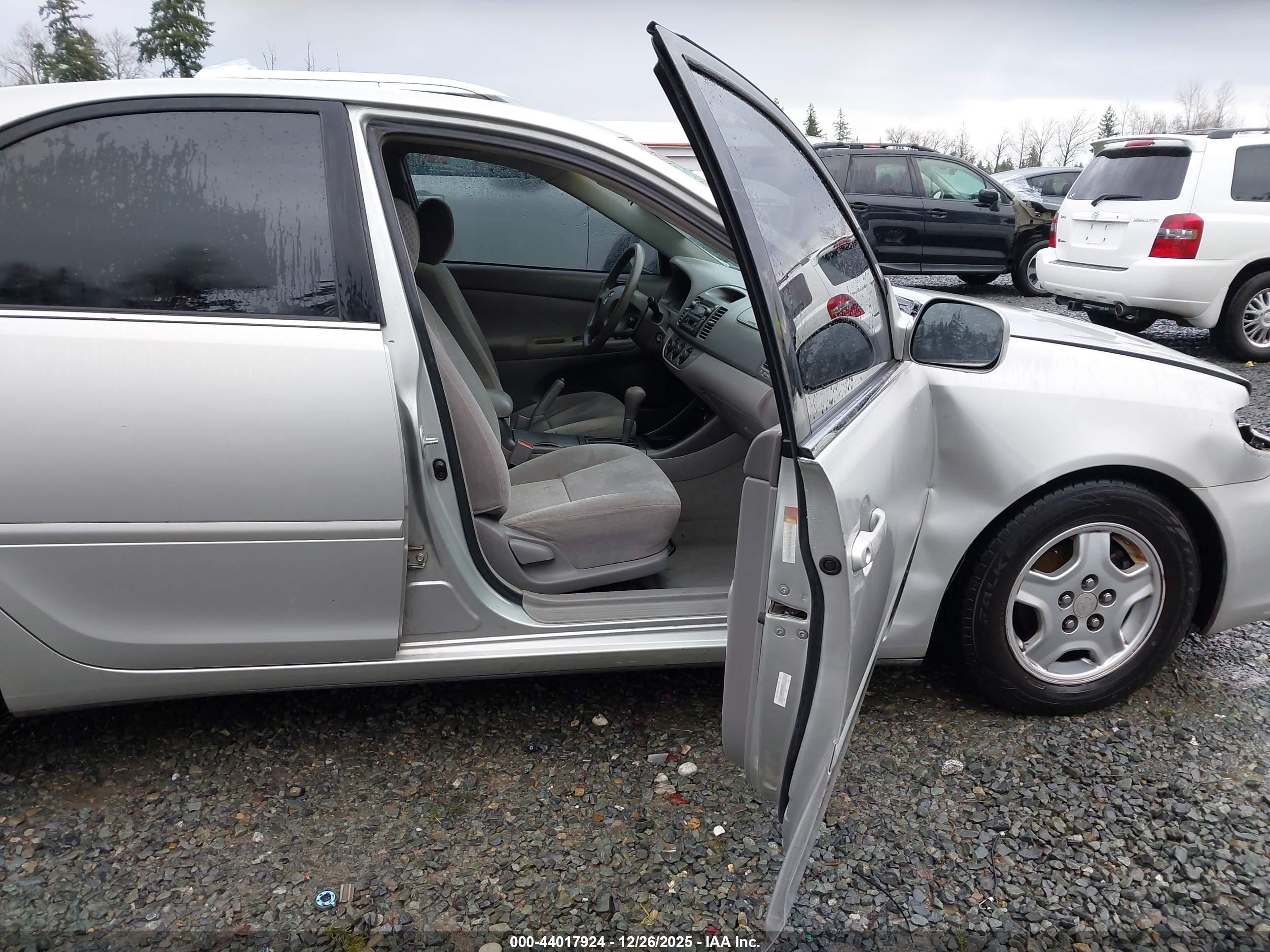 TOYOTA CAMRY image 5
