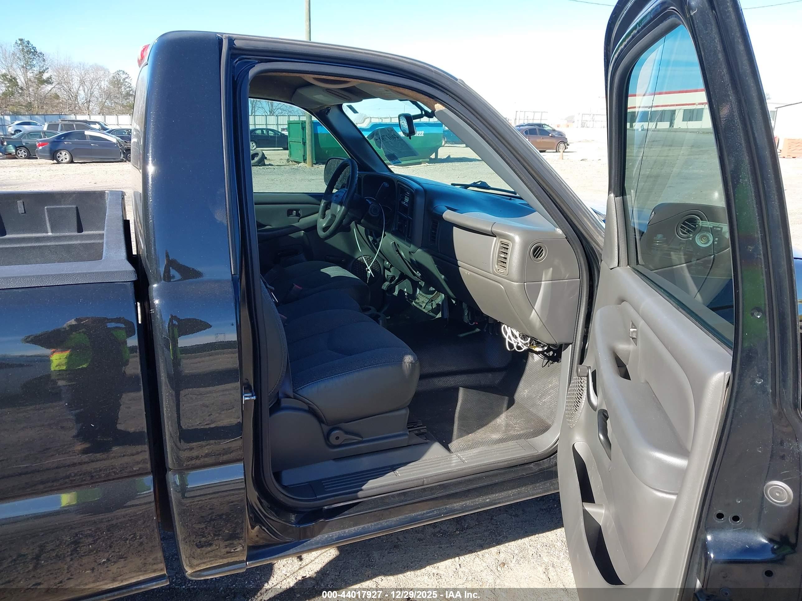GMC SIERRA image 5