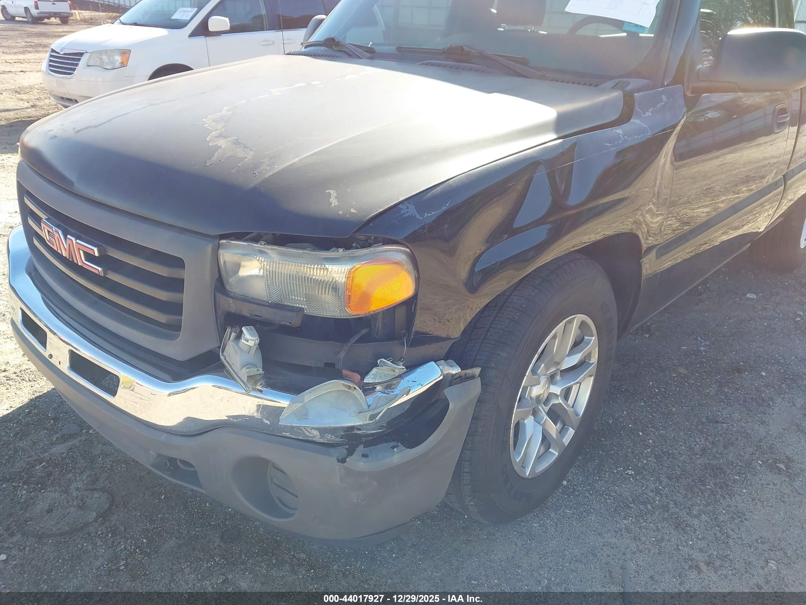 GMC SIERRA image 6
