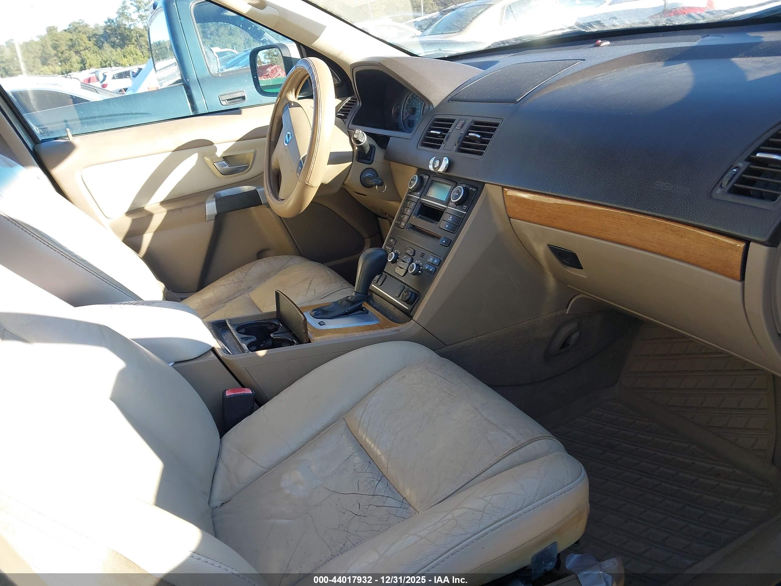 VOLVO XC90 image 5
