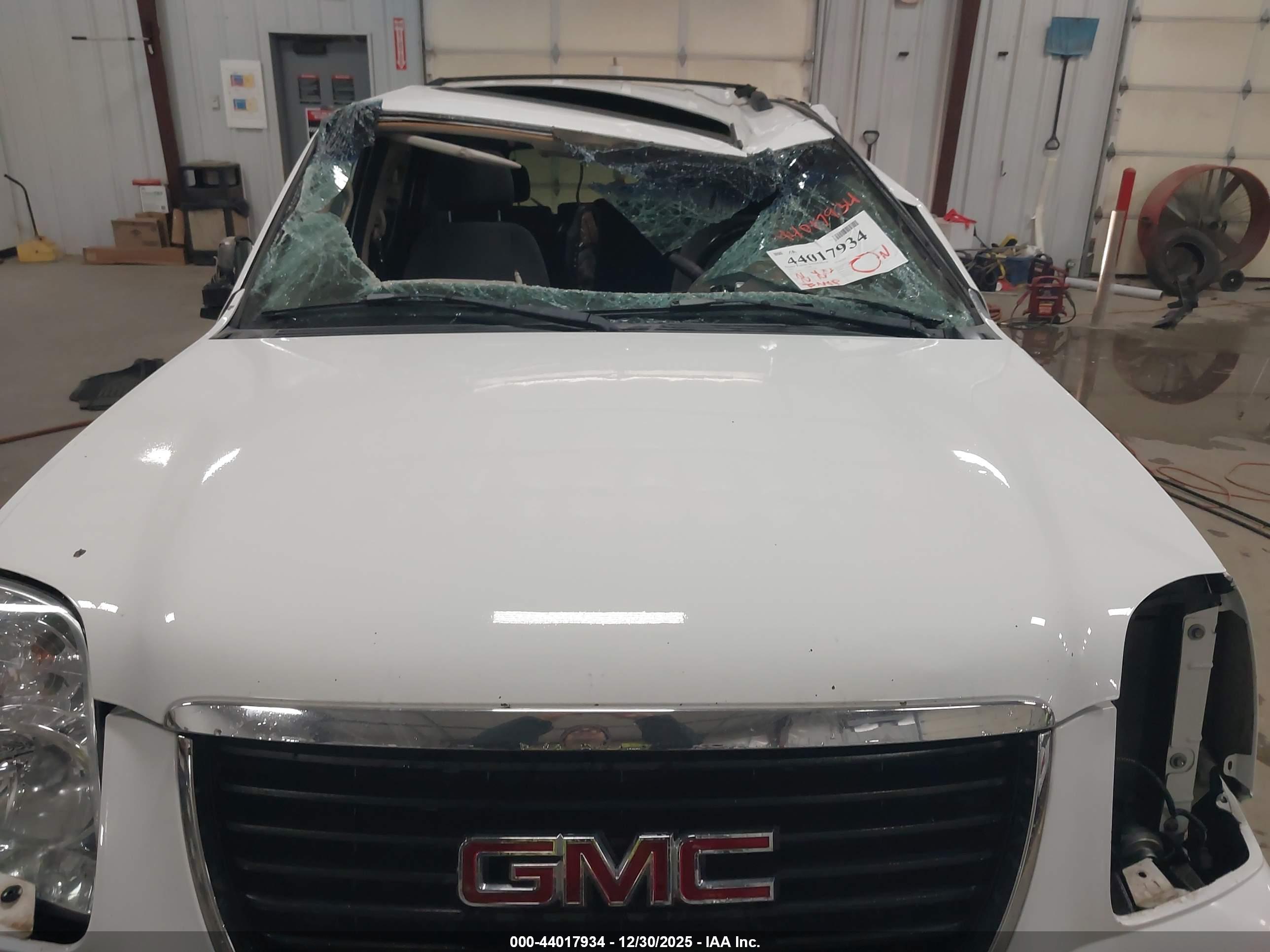 GMC YUKON image 10