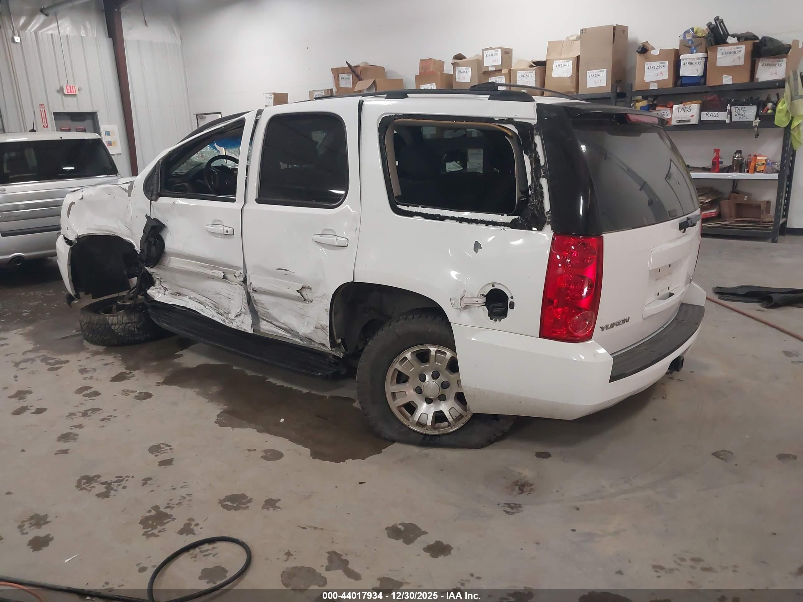 GMC YUKON image 3