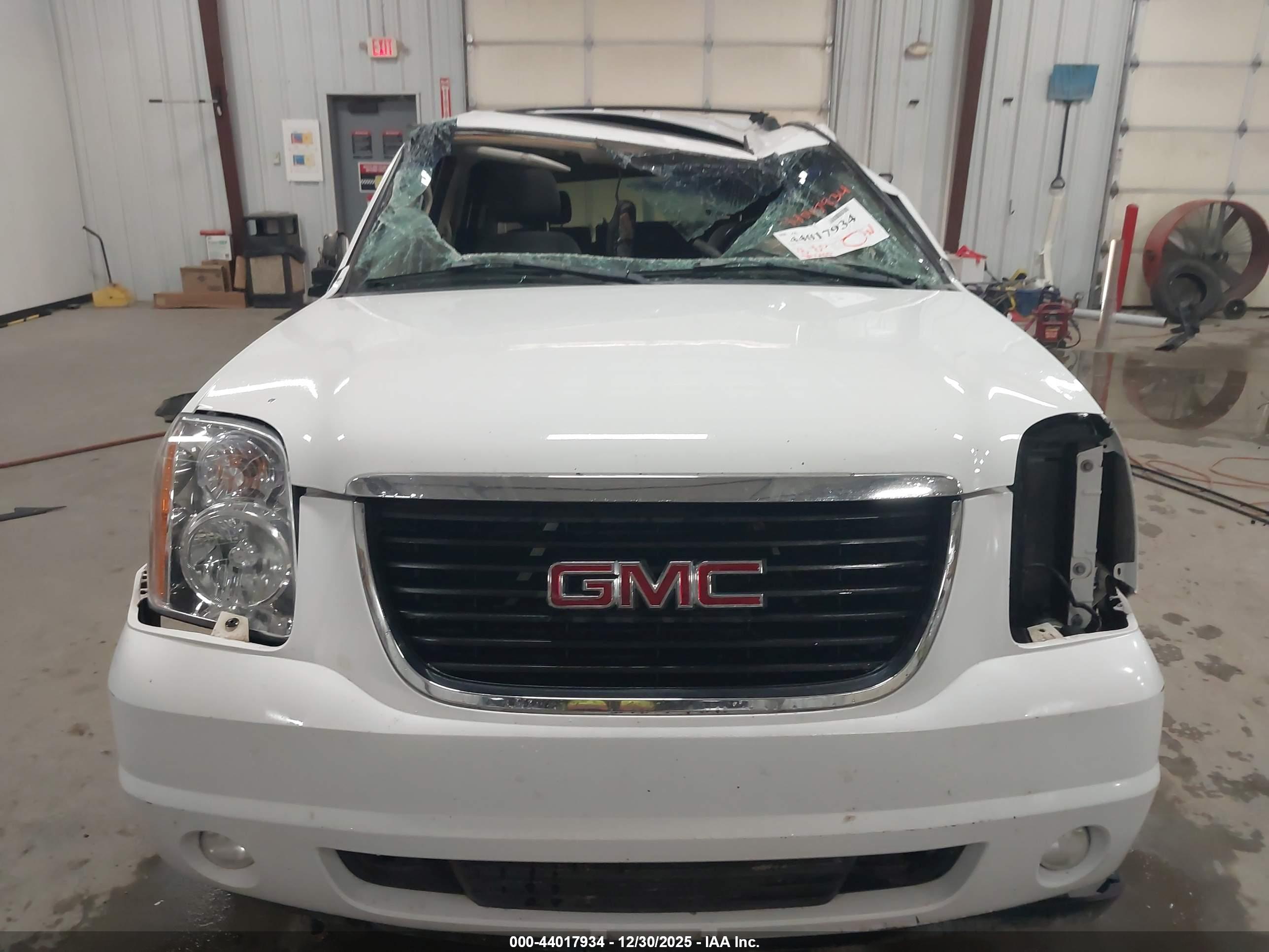 GMC YUKON image 6