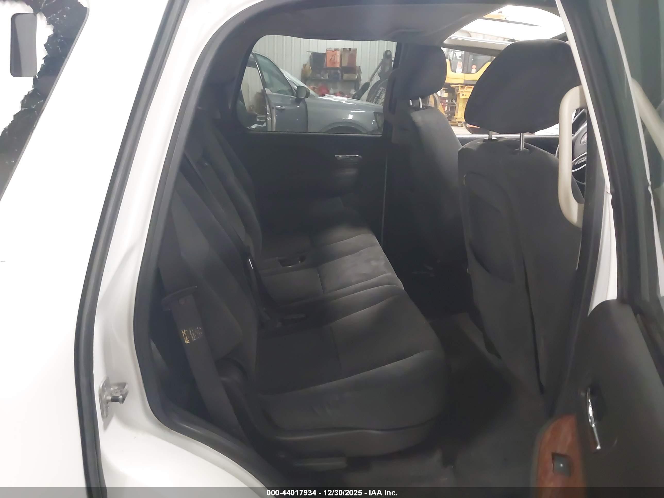 GMC YUKON image 8