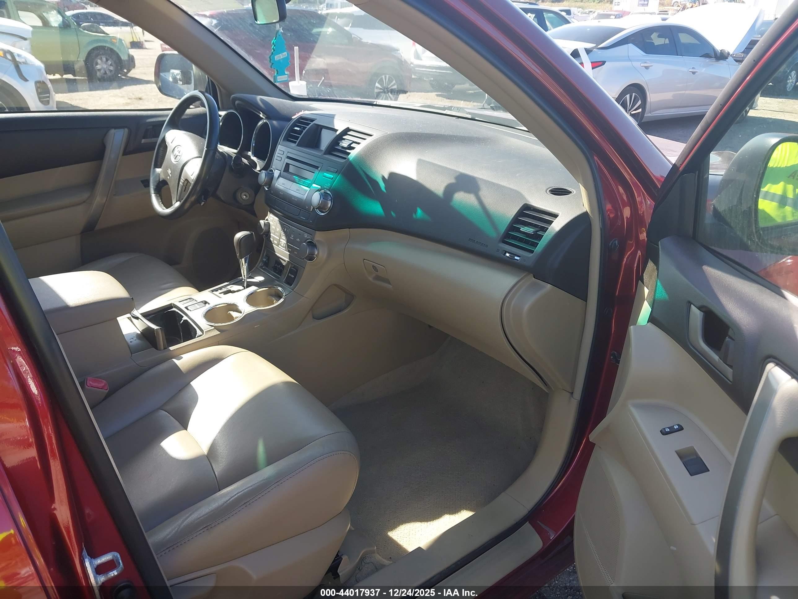 TOYOTA HIGHLANDER image 5