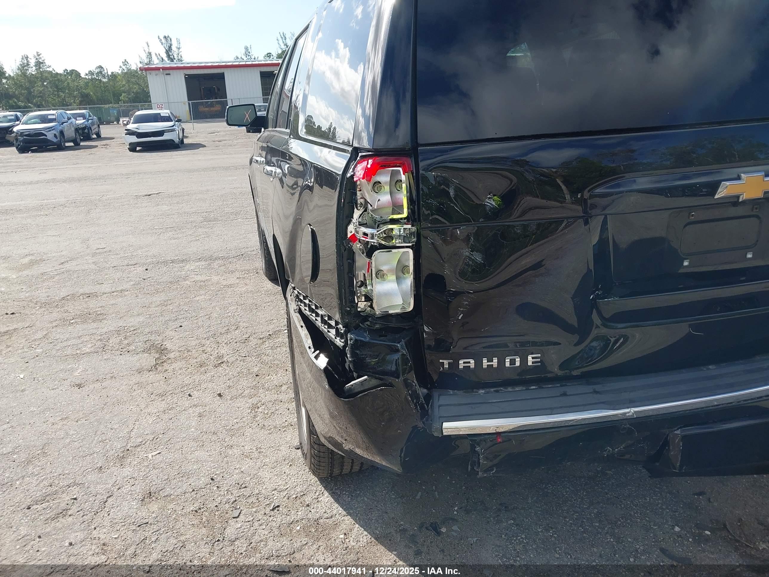 CHEVROLET TAHOE image 6