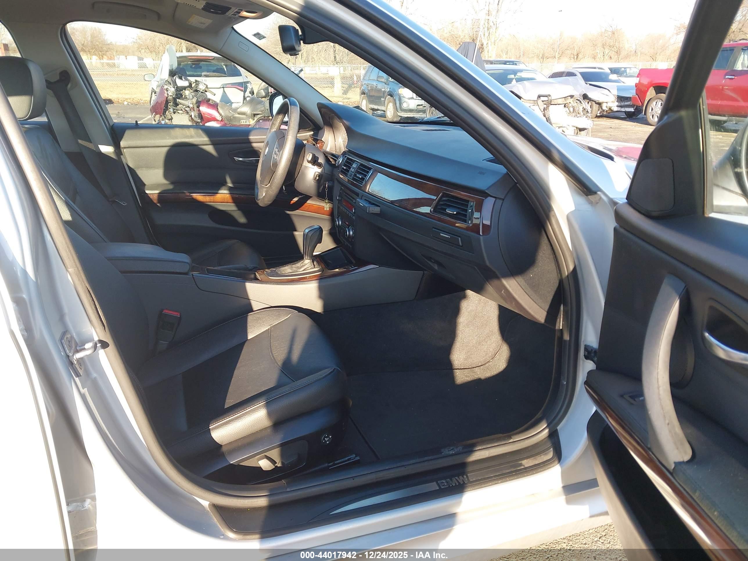 BMW 328I image 5