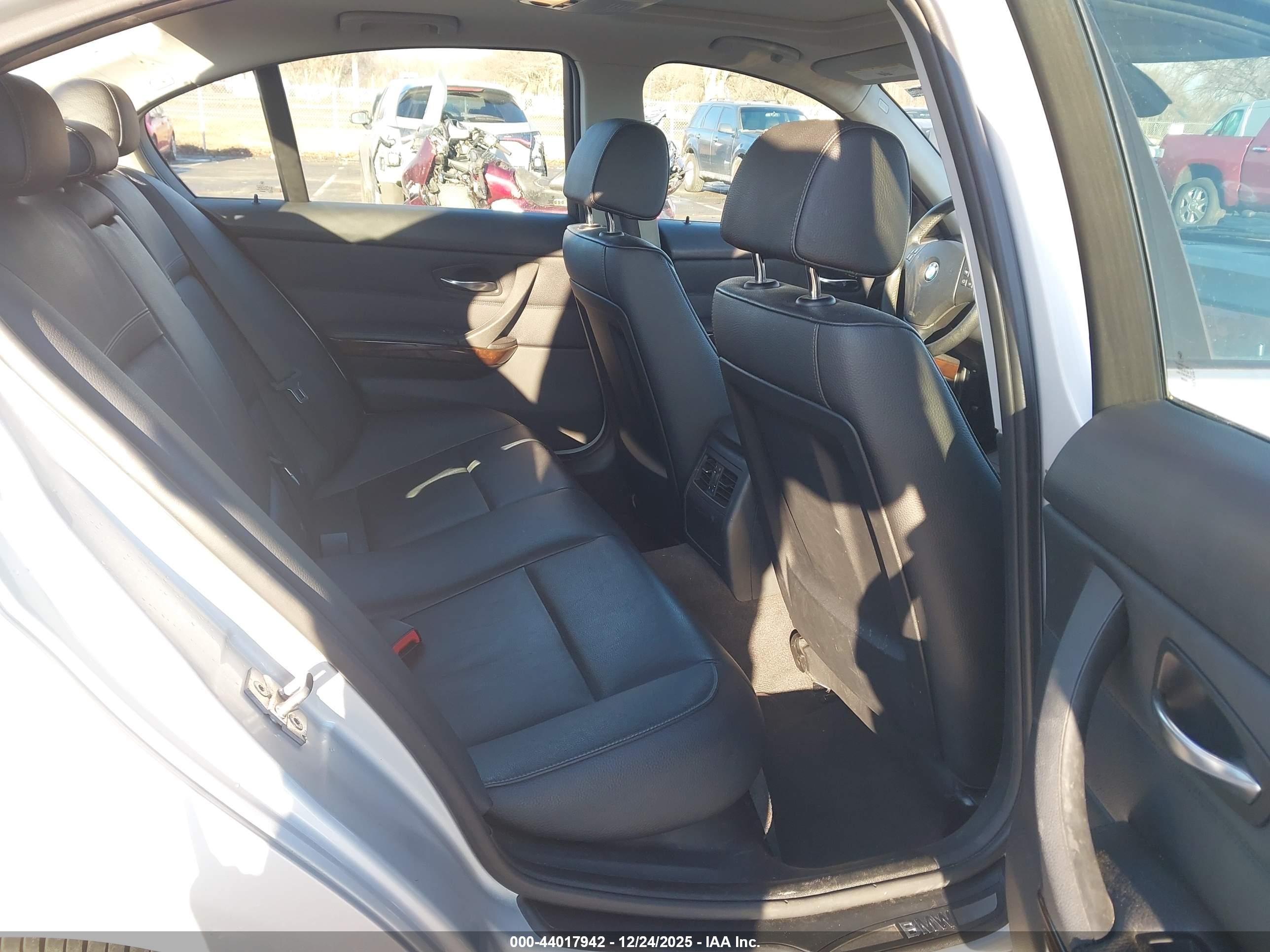 BMW 328I image 8