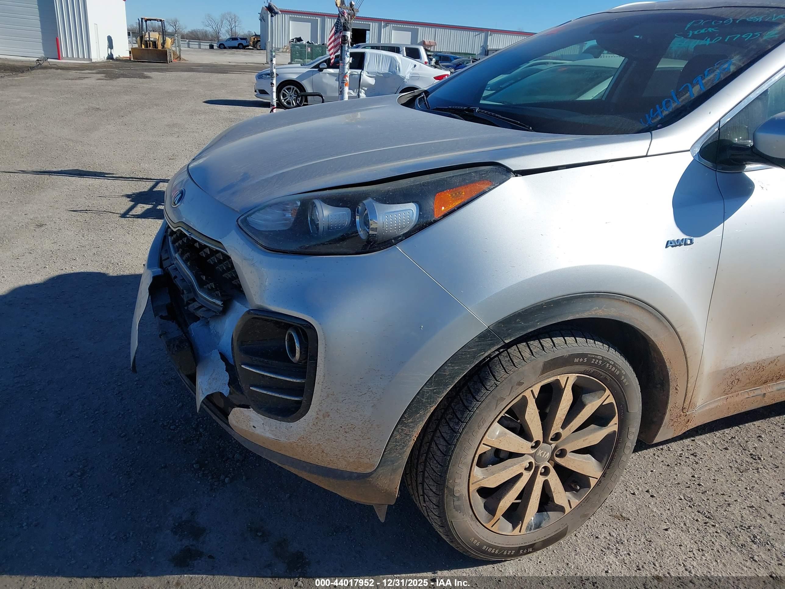 KIA SPORTAGE image 6