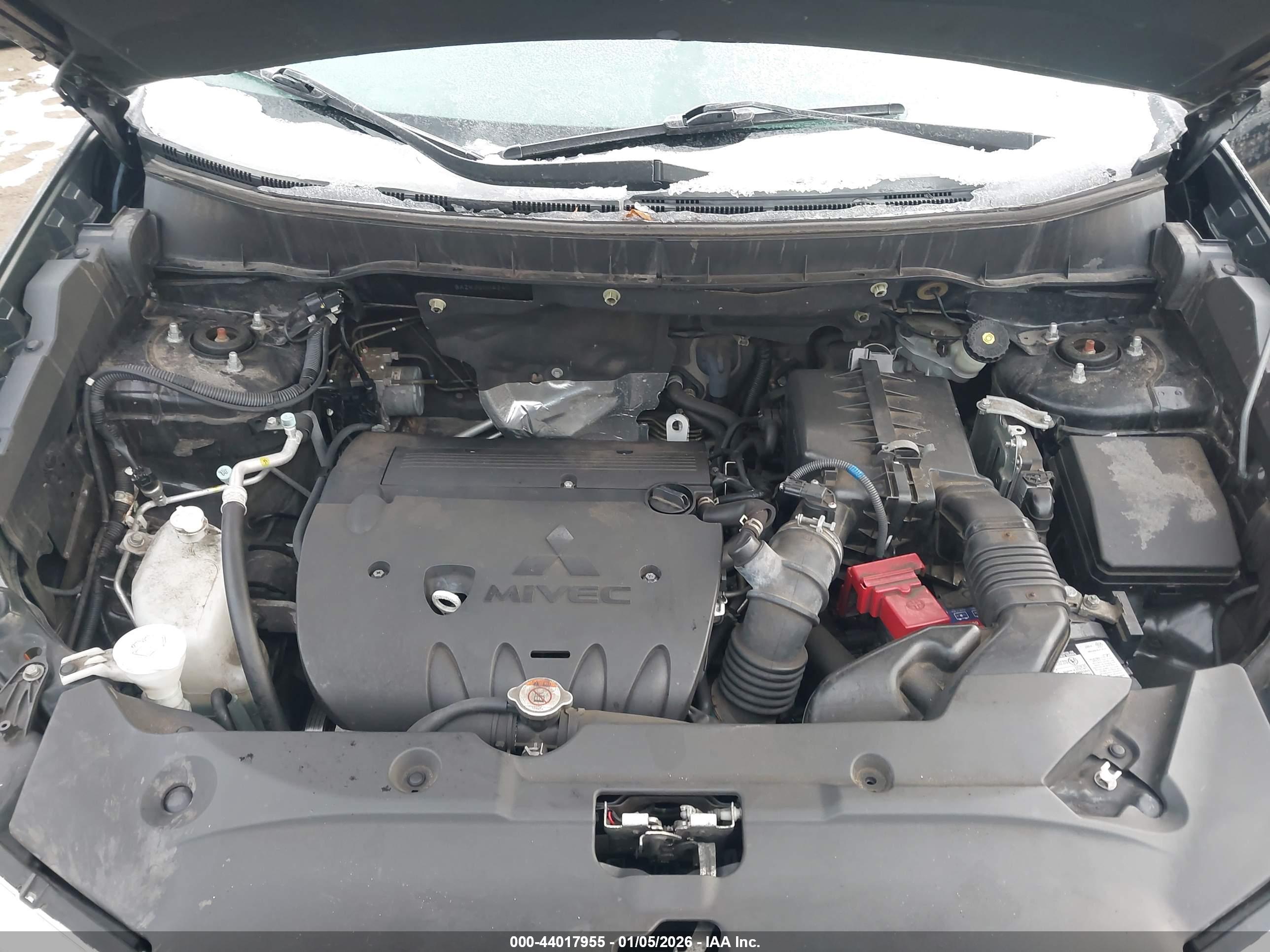 MITSUBISHI OUTLANDER image 10