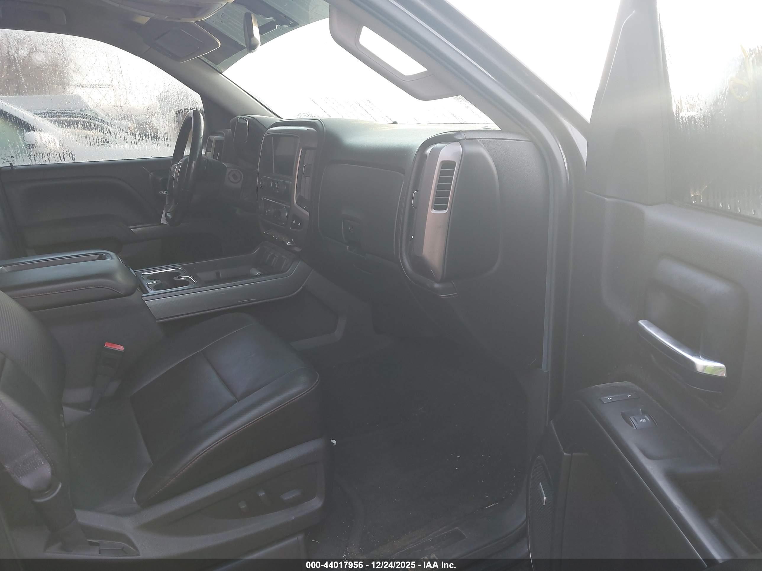 GMC SIERRA image 5