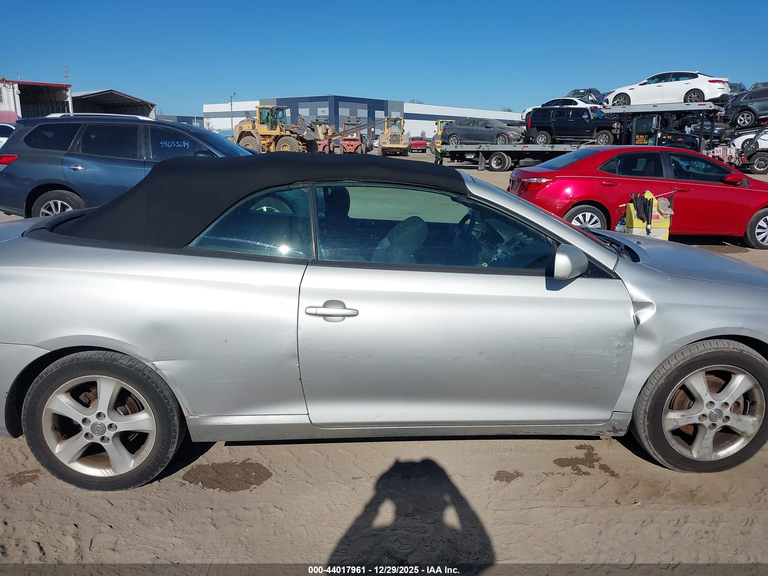 TOYOTA CAMRY image 6