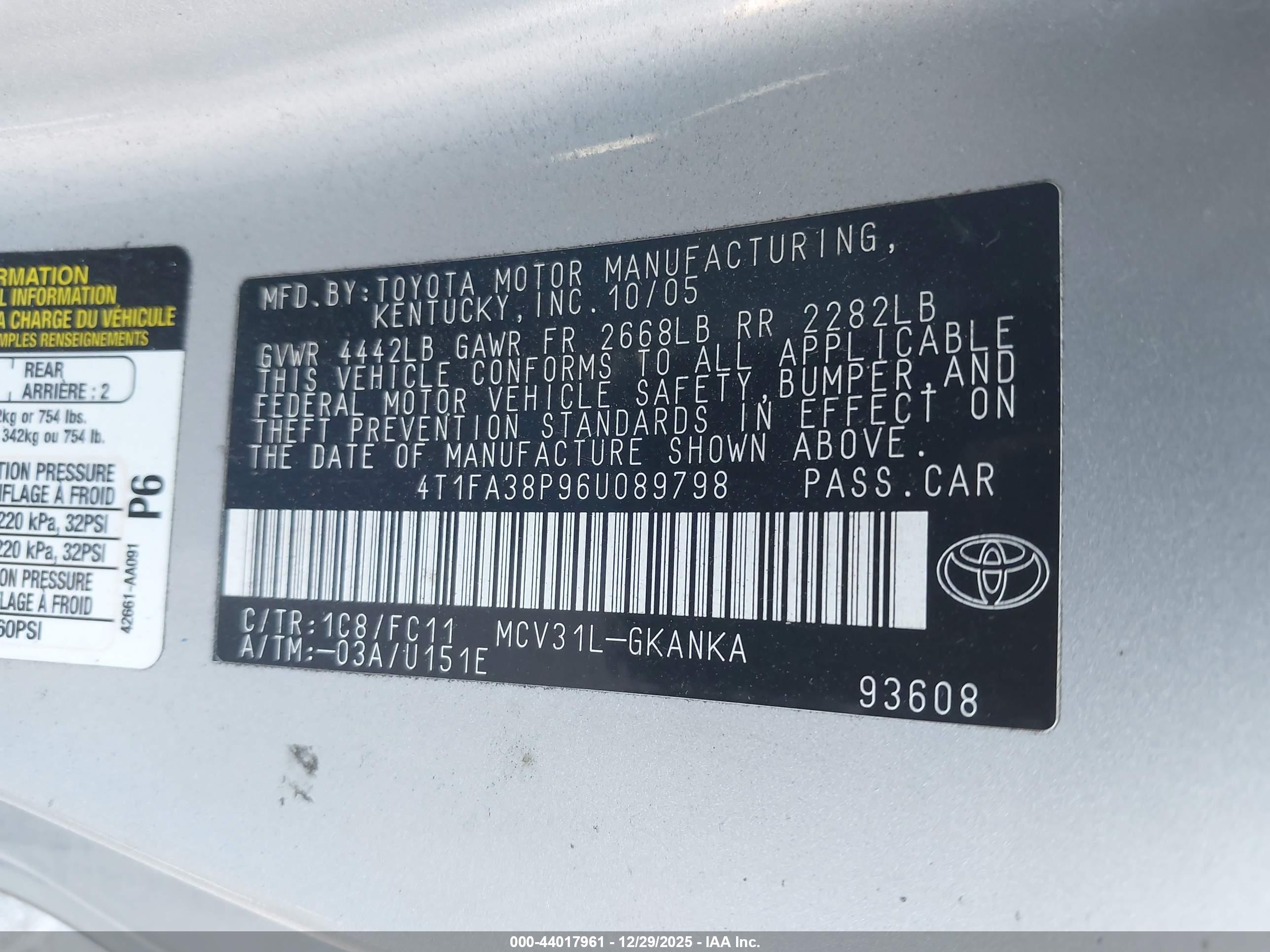 TOYOTA CAMRY image 9