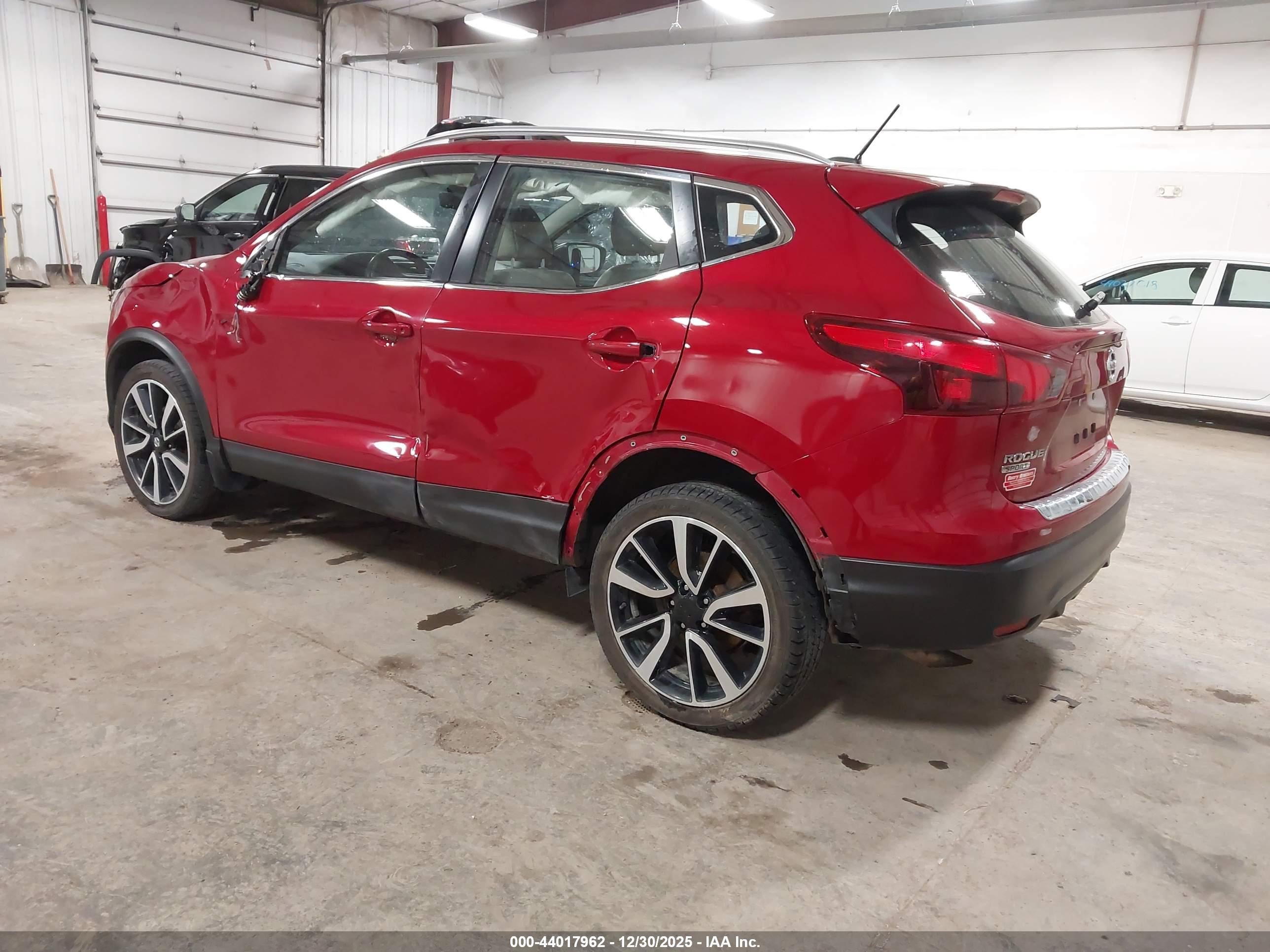 NISSAN ROGUE image 3
