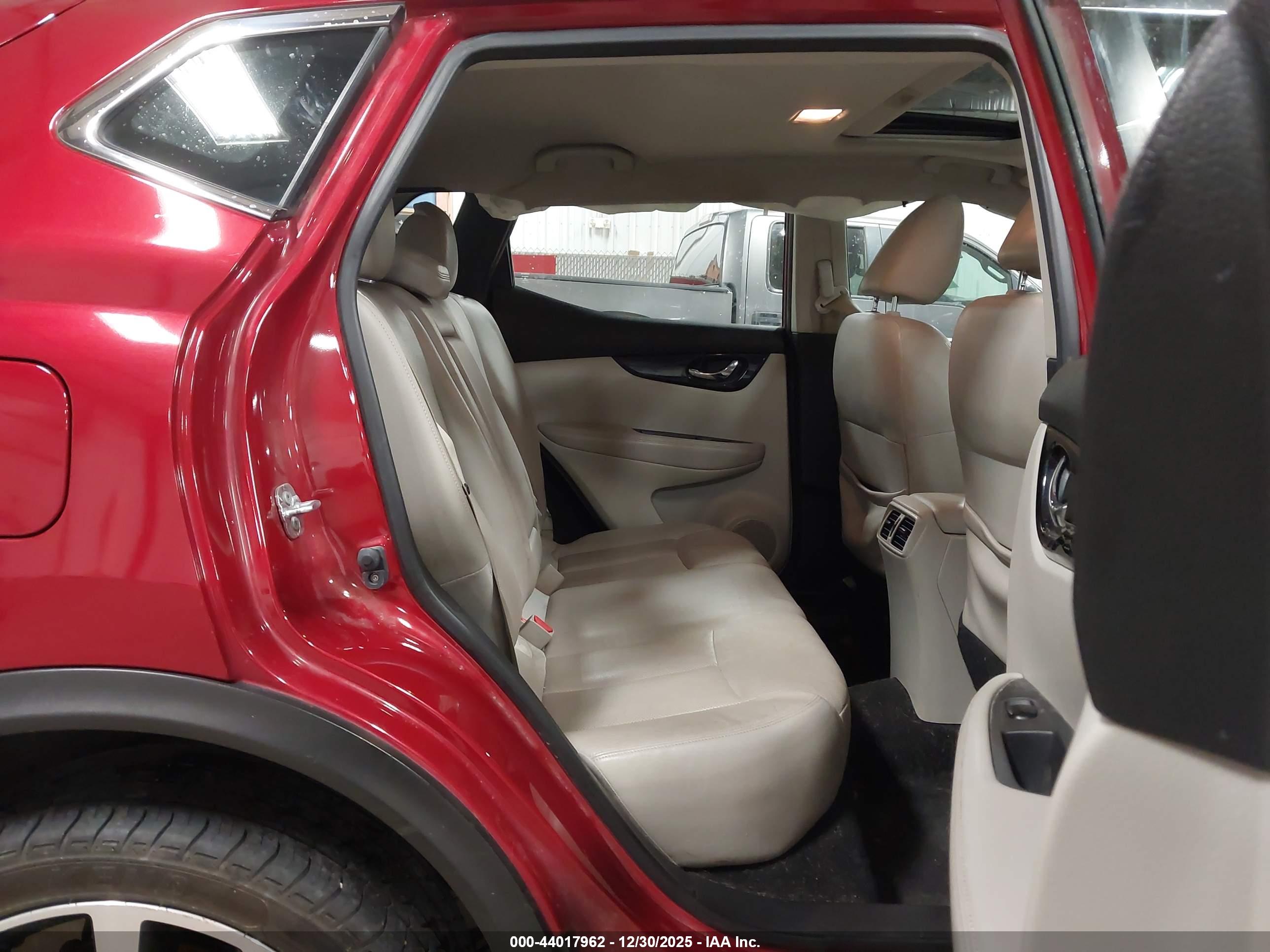 NISSAN ROGUE image 8