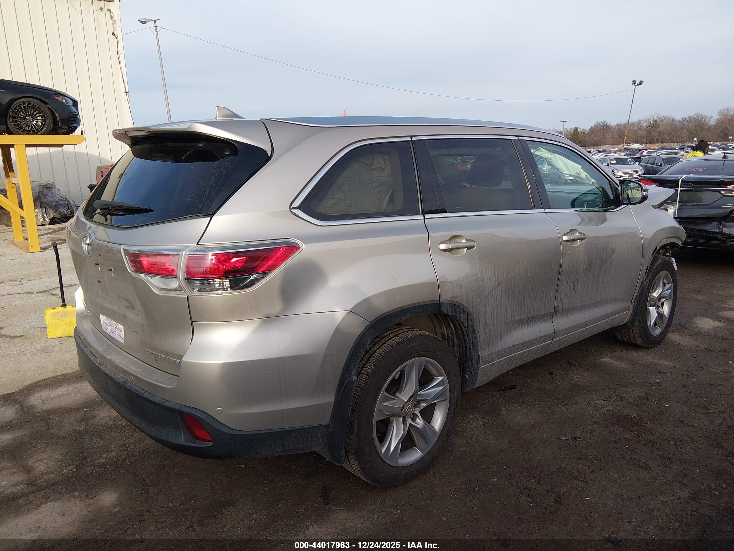 TOYOTA HIGHLANDER image 4
