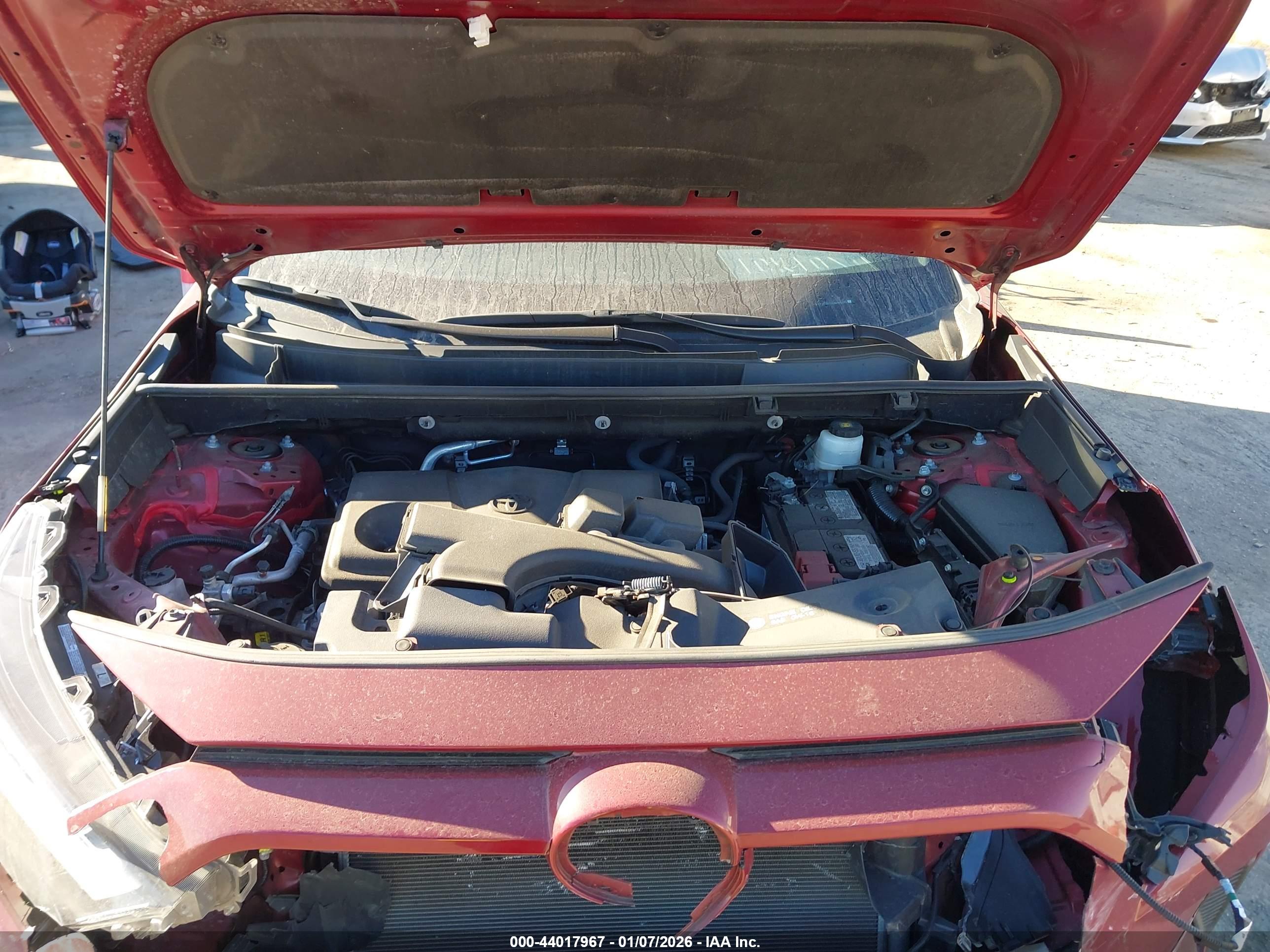 TOYOTA RAV4 image 10