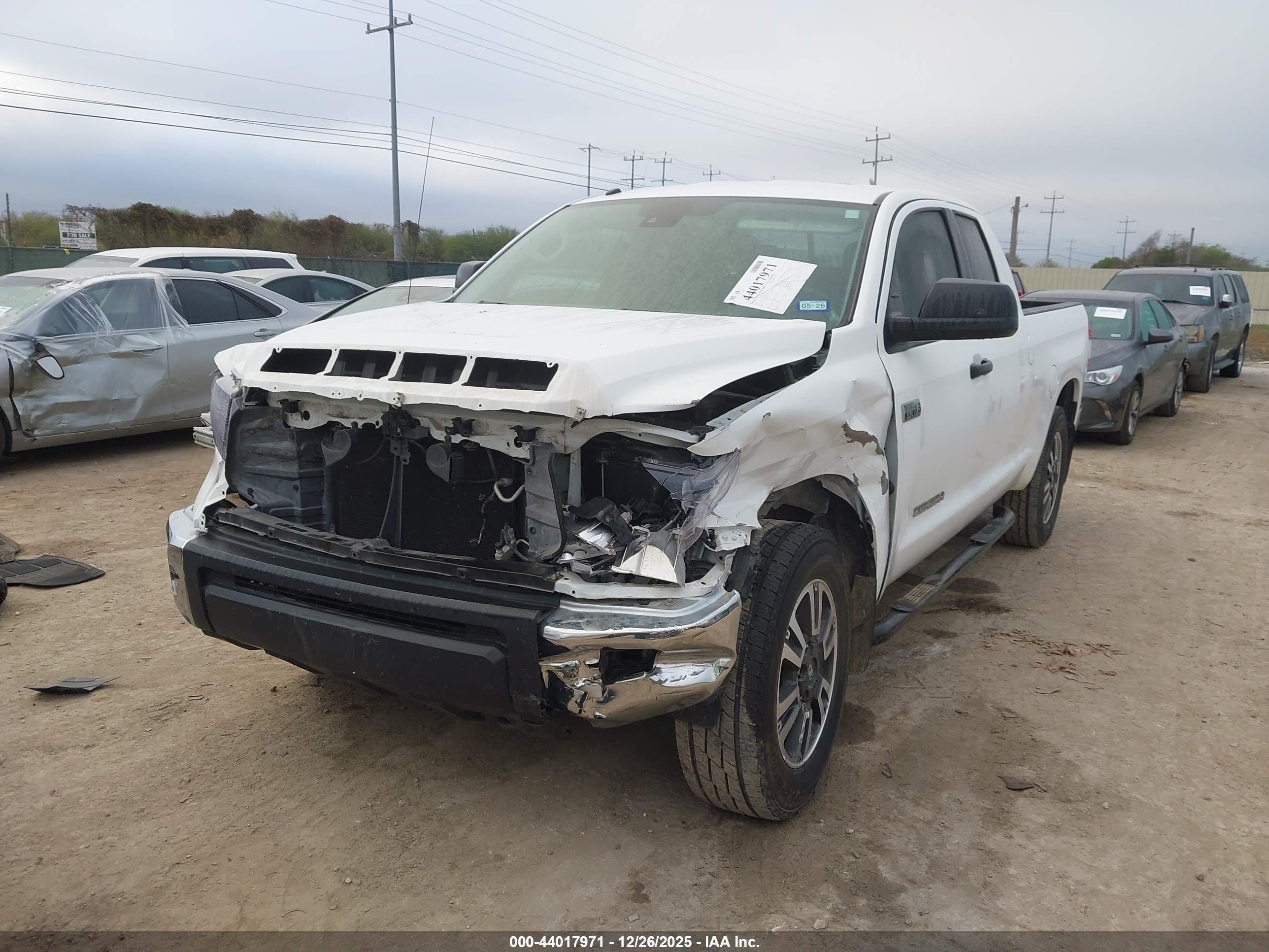 TOYOTA TUNDRA image 2