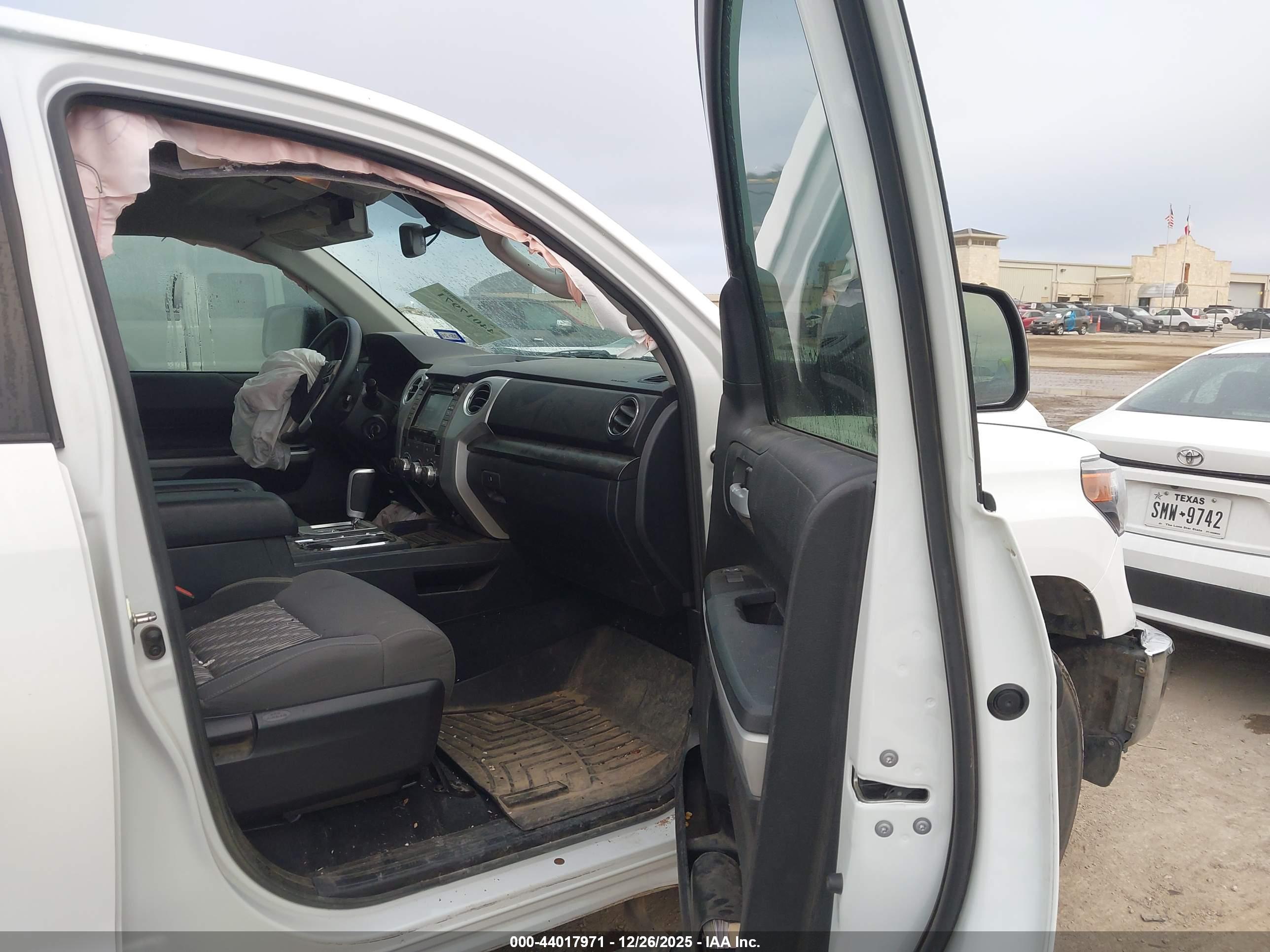 TOYOTA TUNDRA image 5