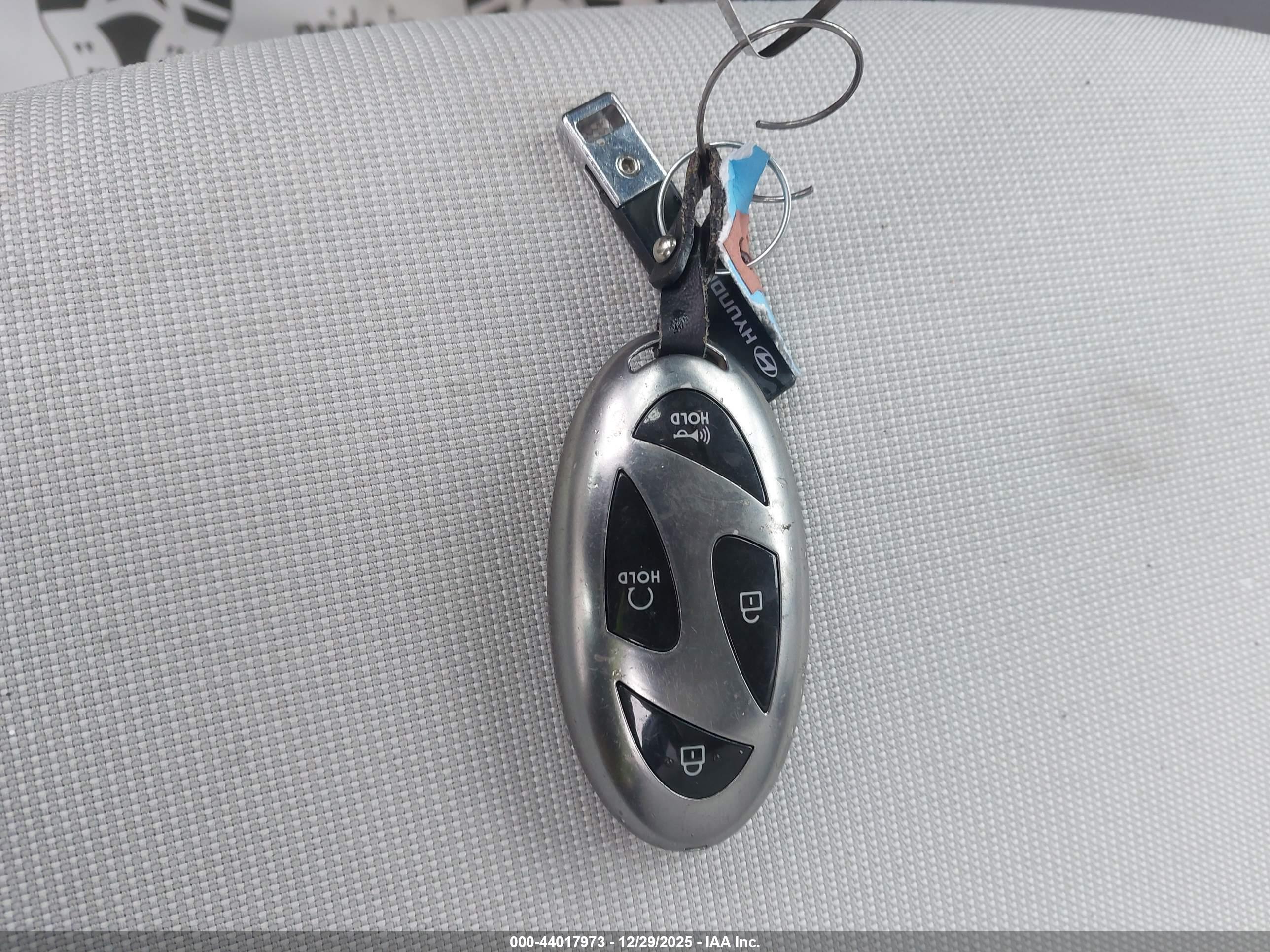 HYUNDAI KONA image 11