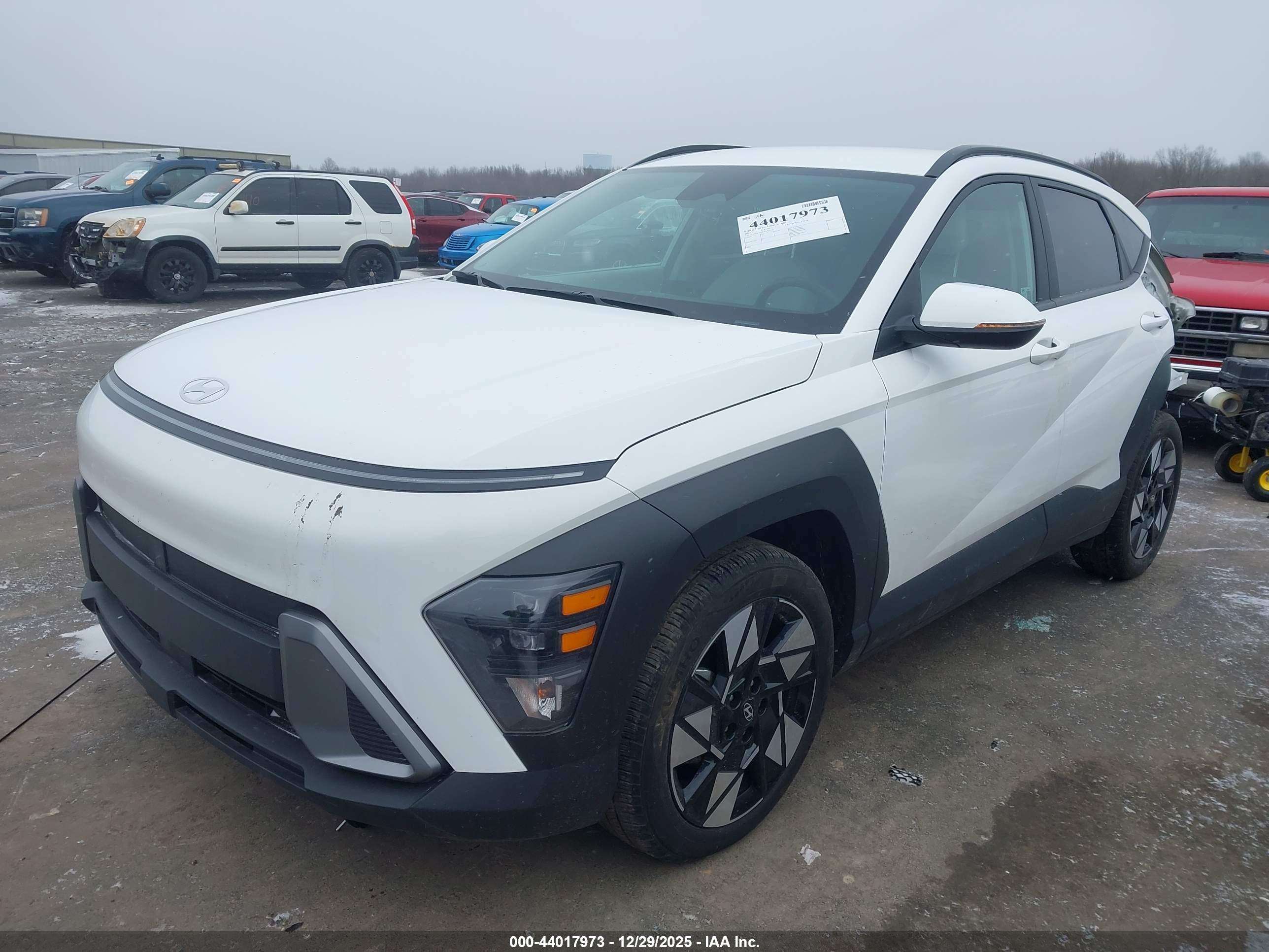 HYUNDAI KONA image 2