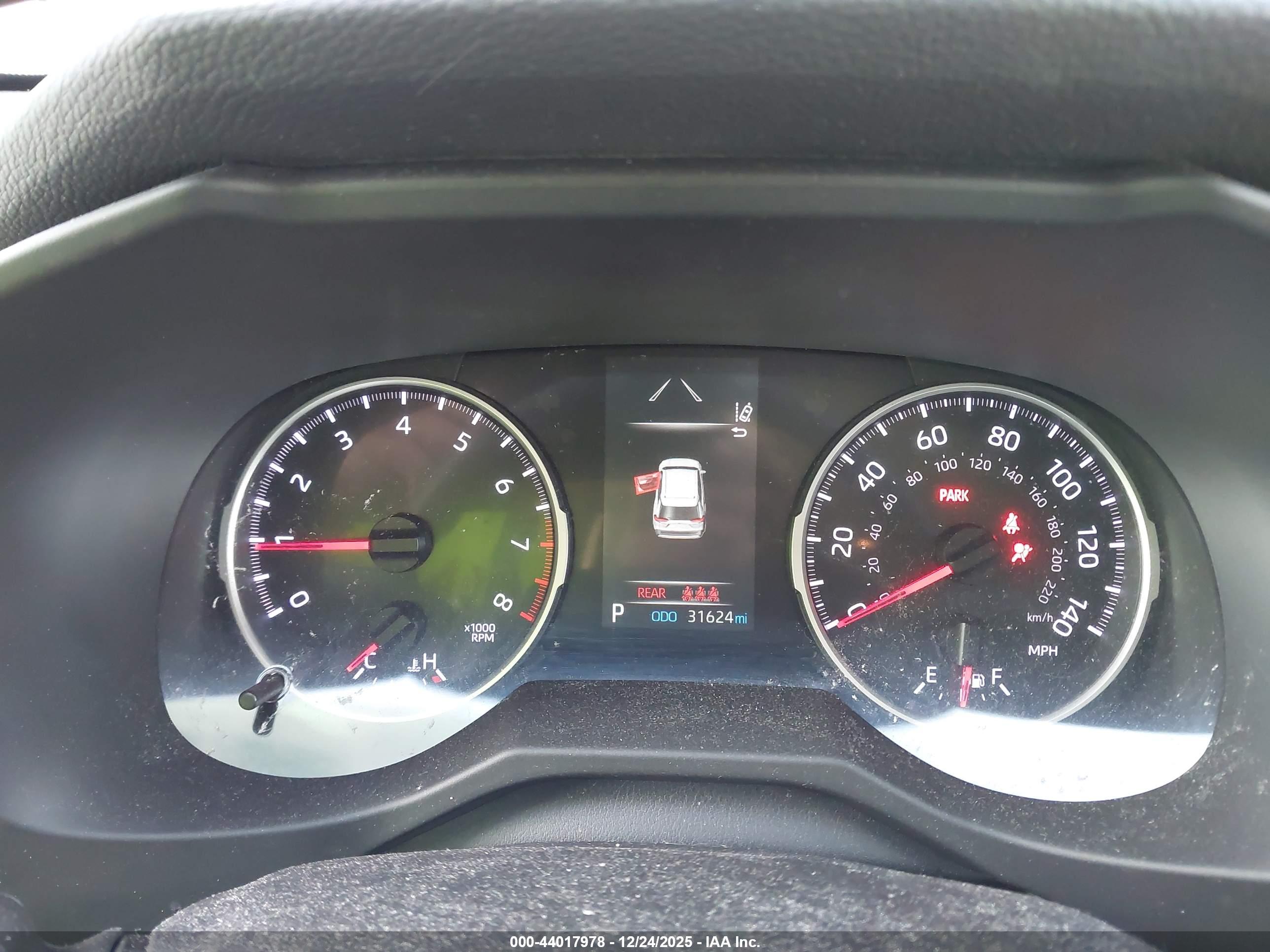 TOYOTA RAV4 image 7