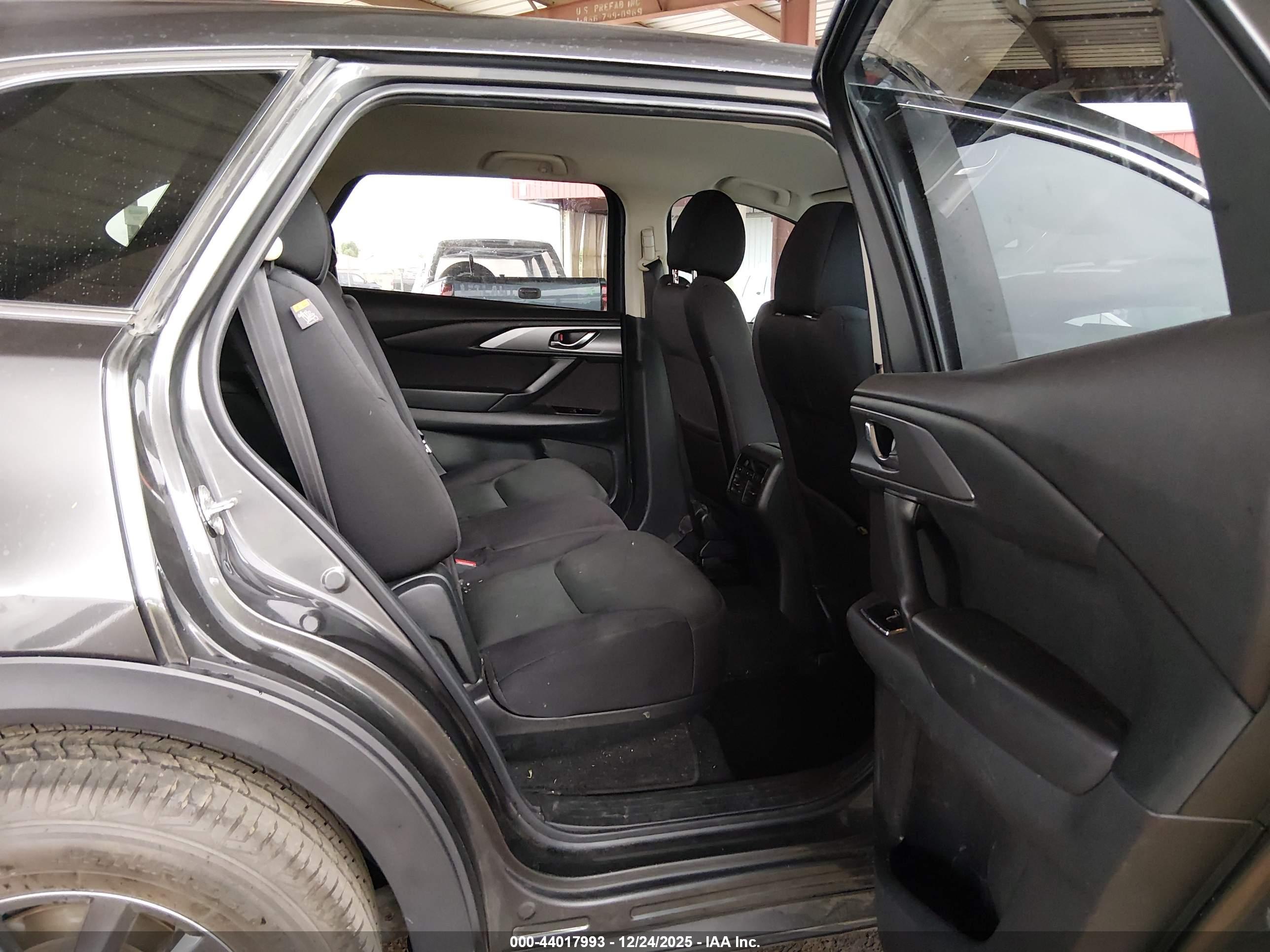 MAZDA CX-9 image 8